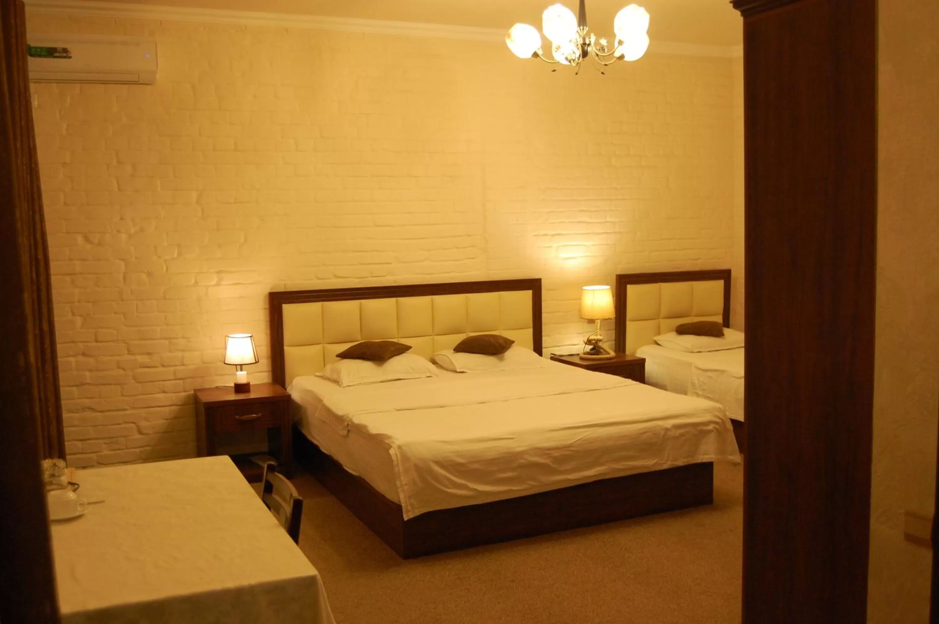 Bedroom, Bed in Usman