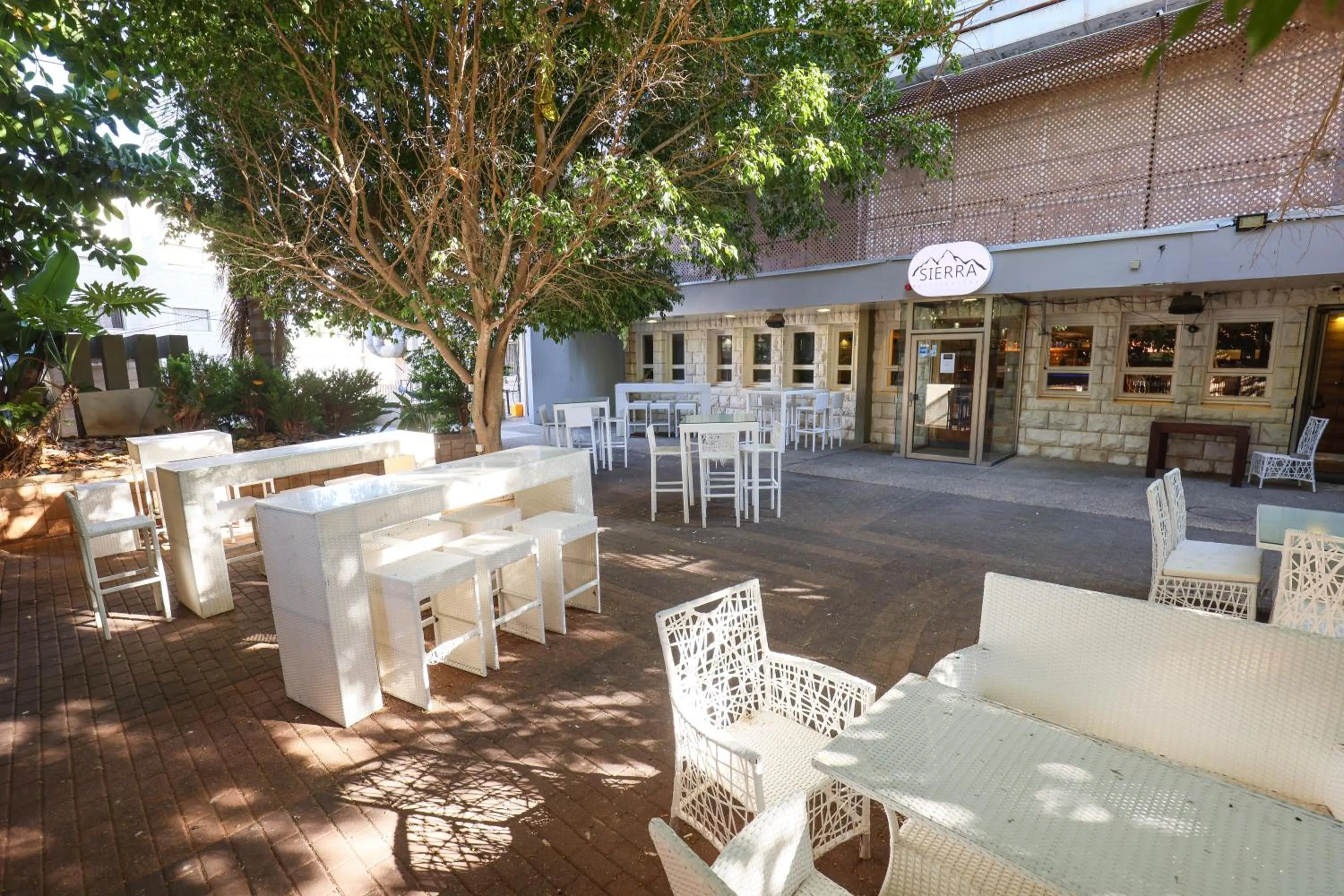 Garden in Tabar Hotel