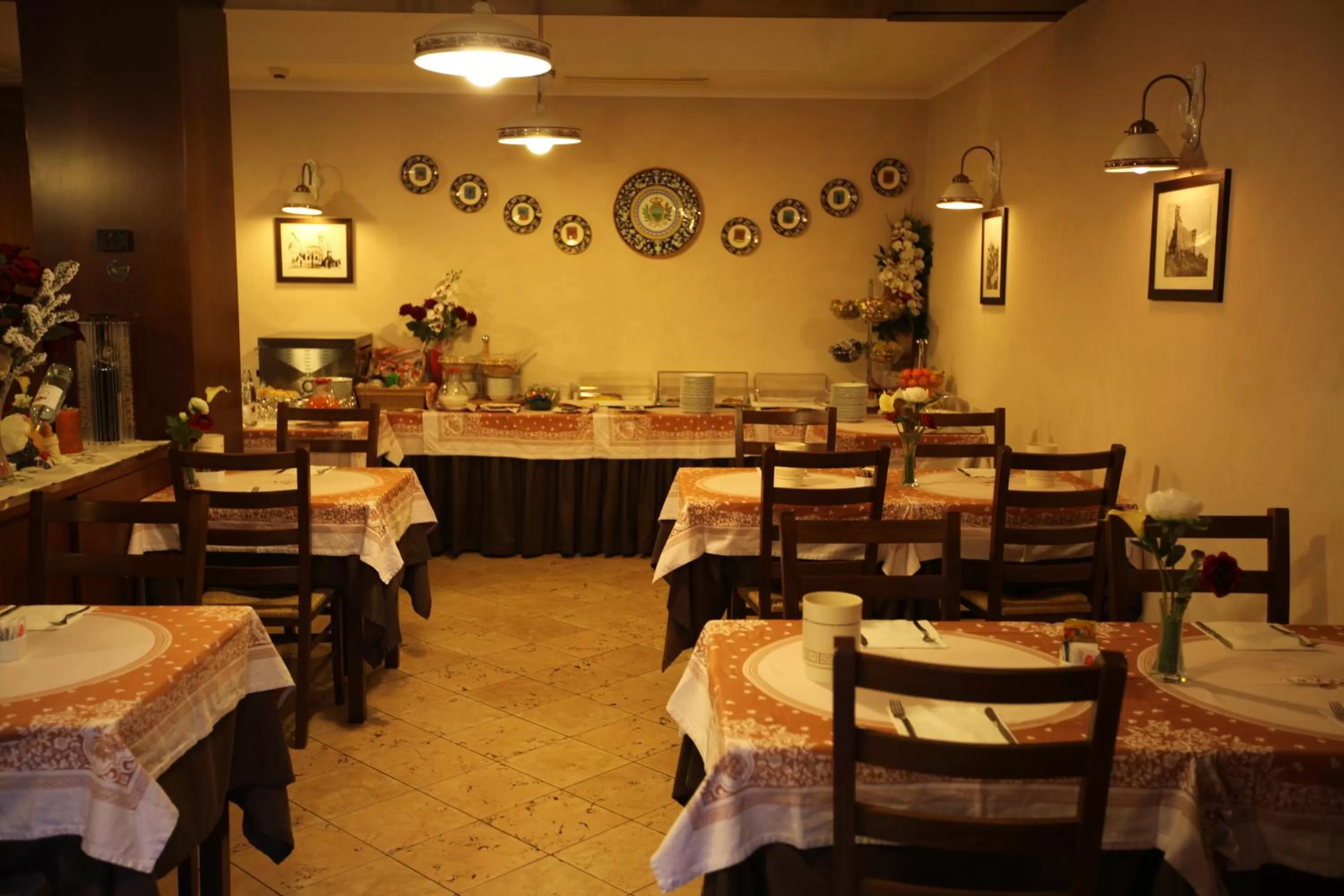 Restaurant/places to eat in Hotel Rosa