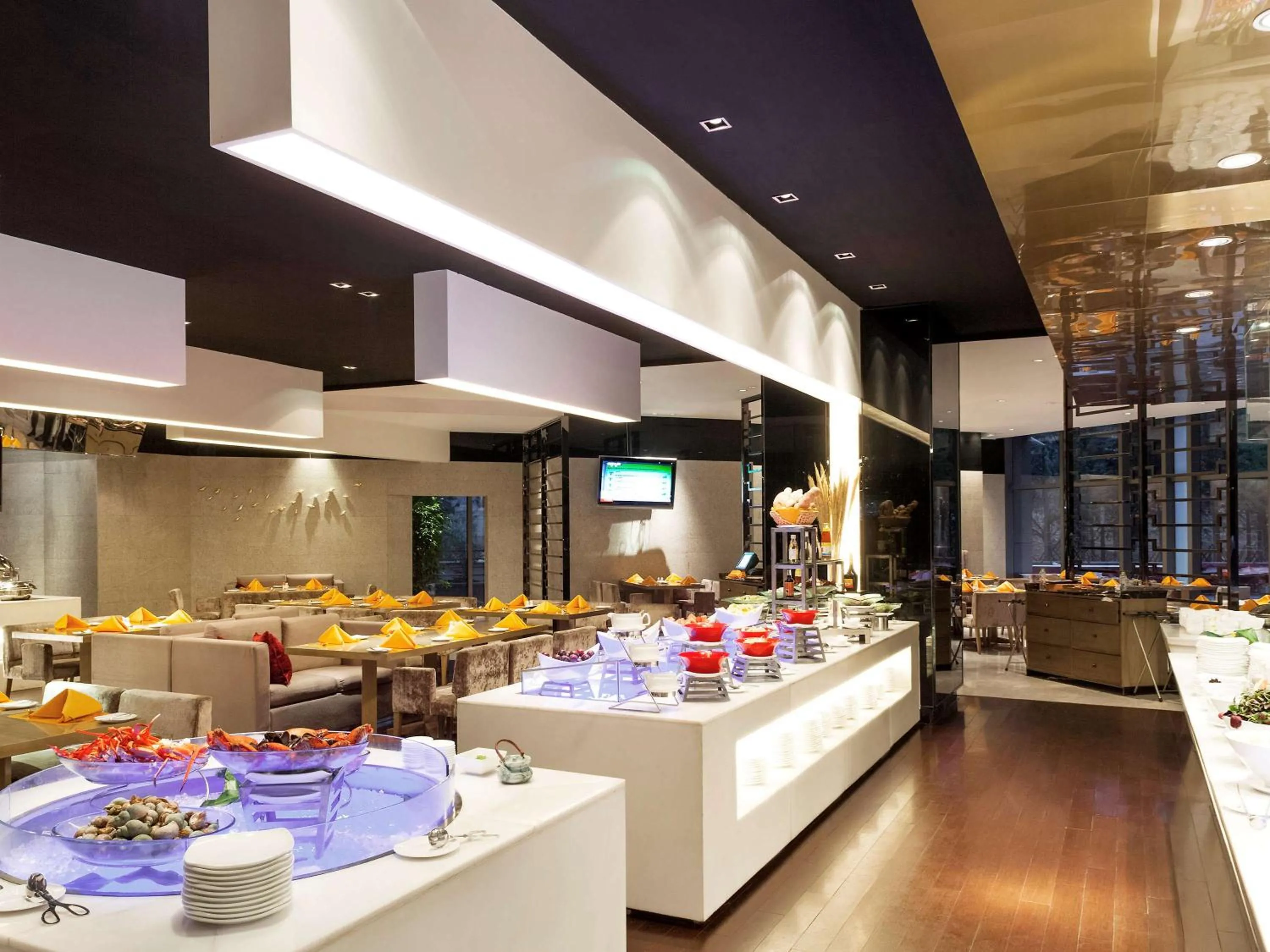 Restaurant/places to eat in Novotel Nanjing East Suning