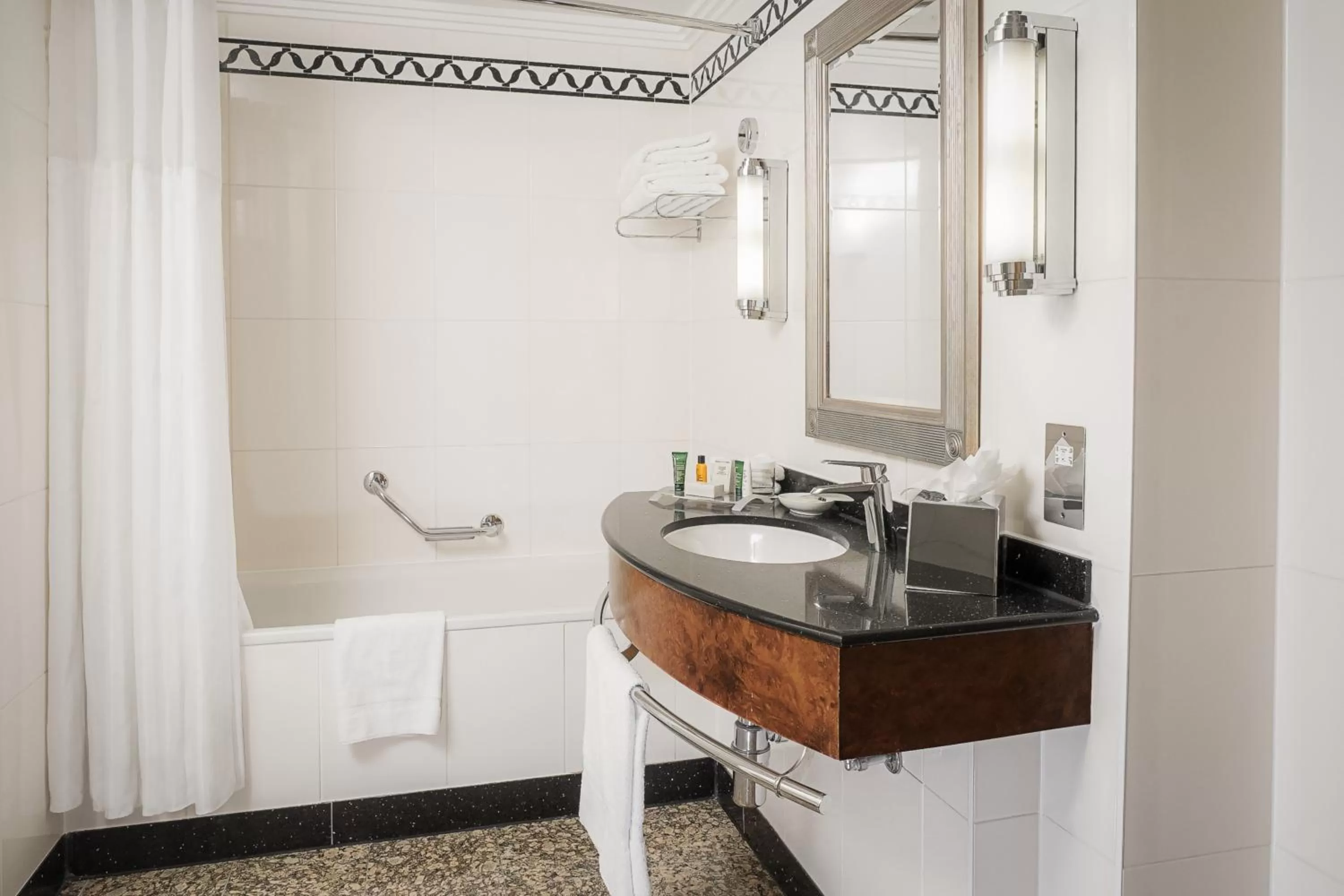 Bathroom in Hilton London Paddington