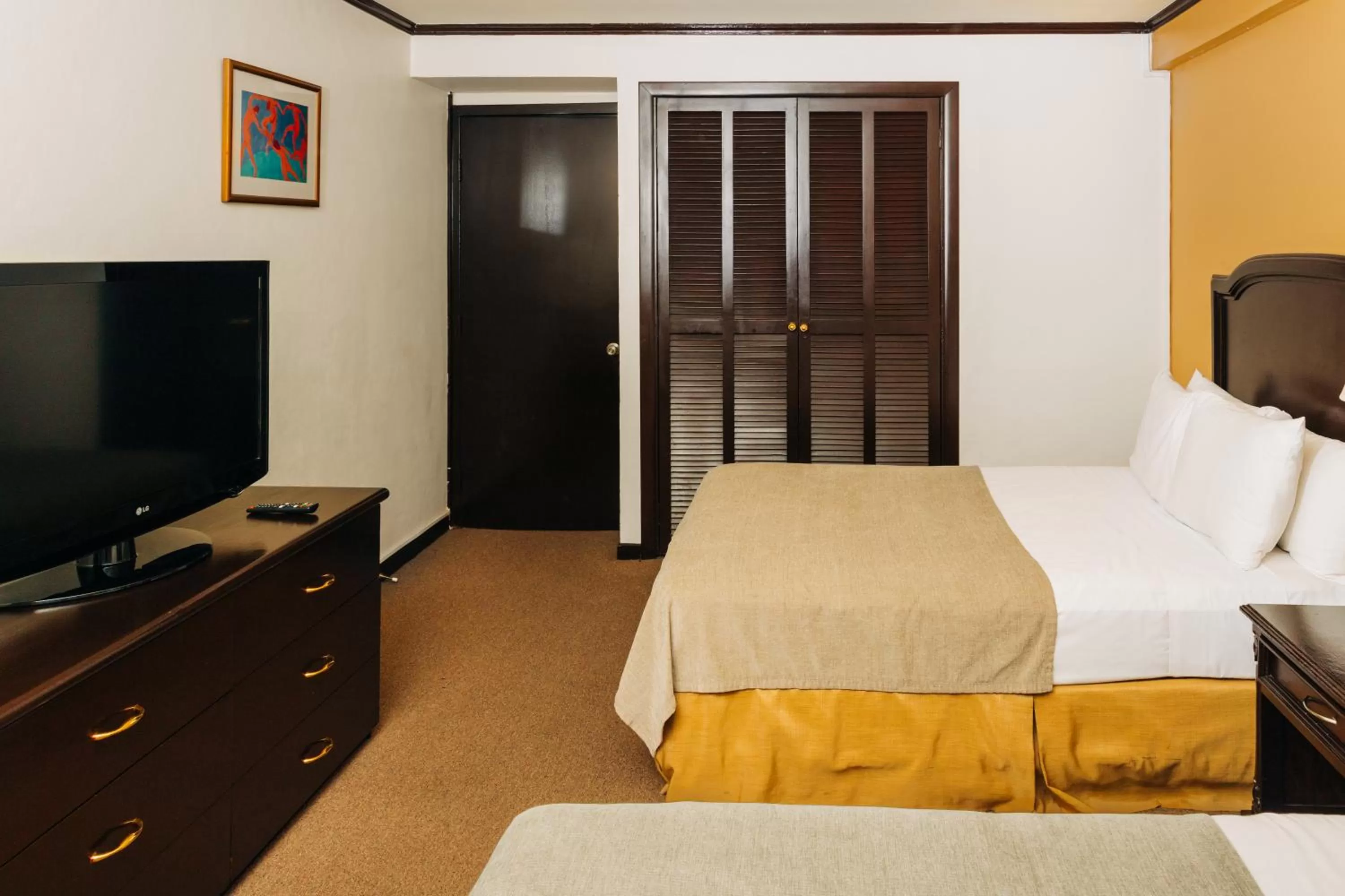 Bedroom, Bed in Plaza Hotel and Suites