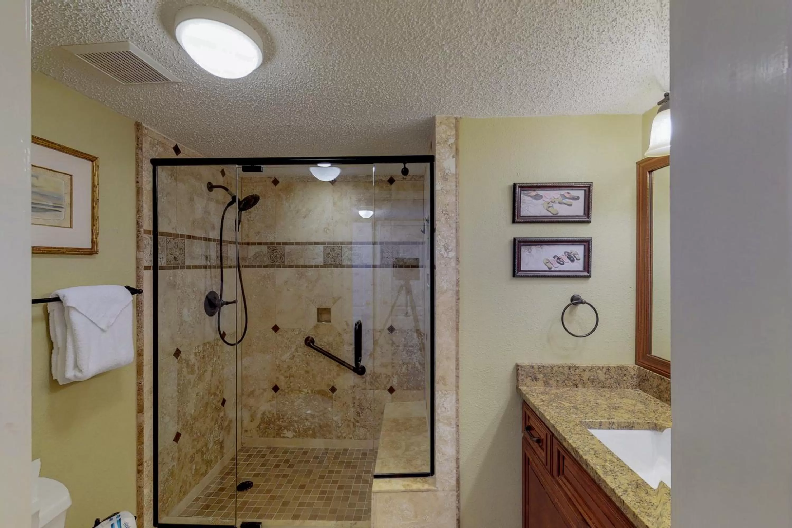 Bathroom in Seachase 704E