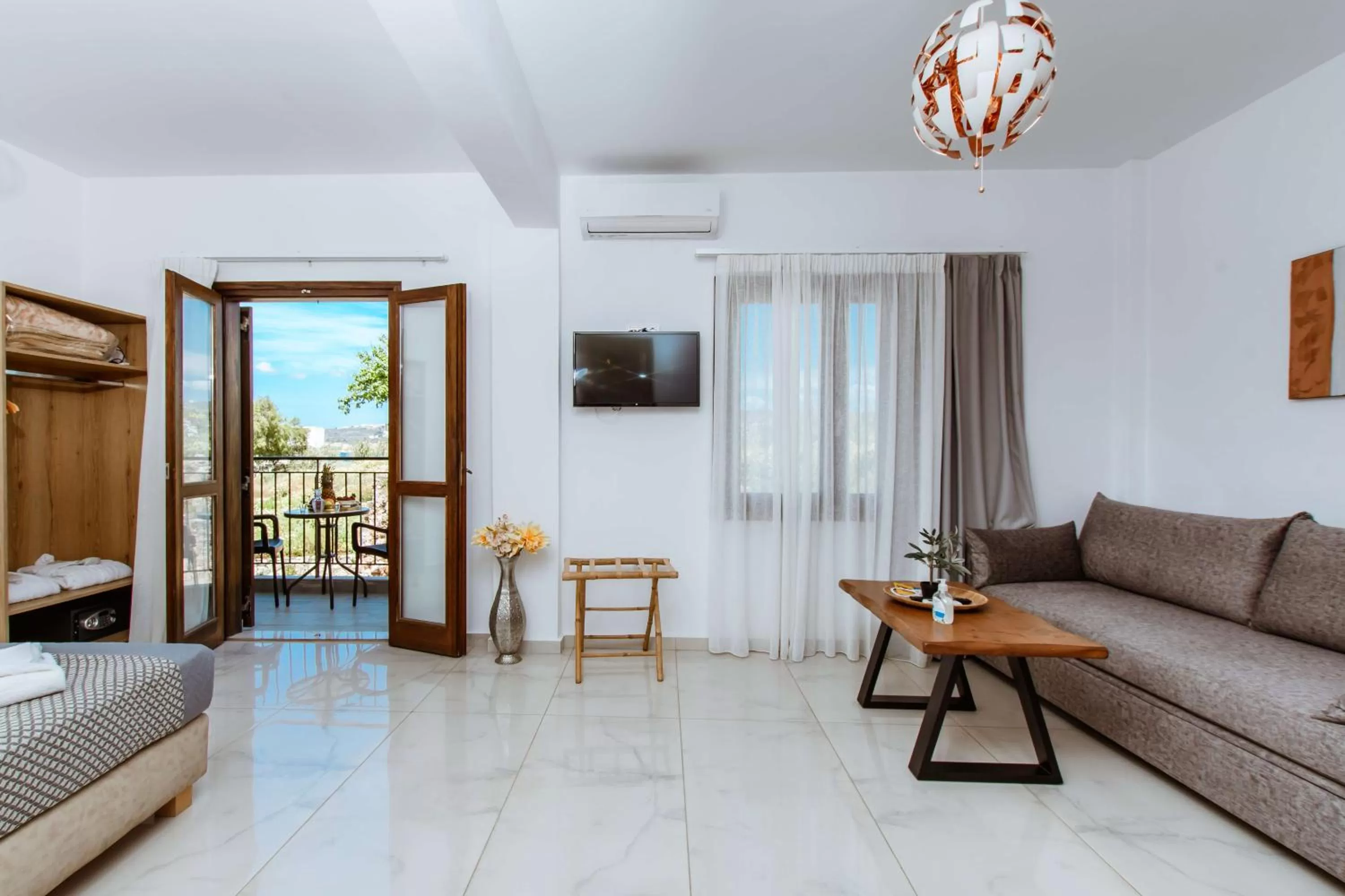 Living room in Deluxe Suites