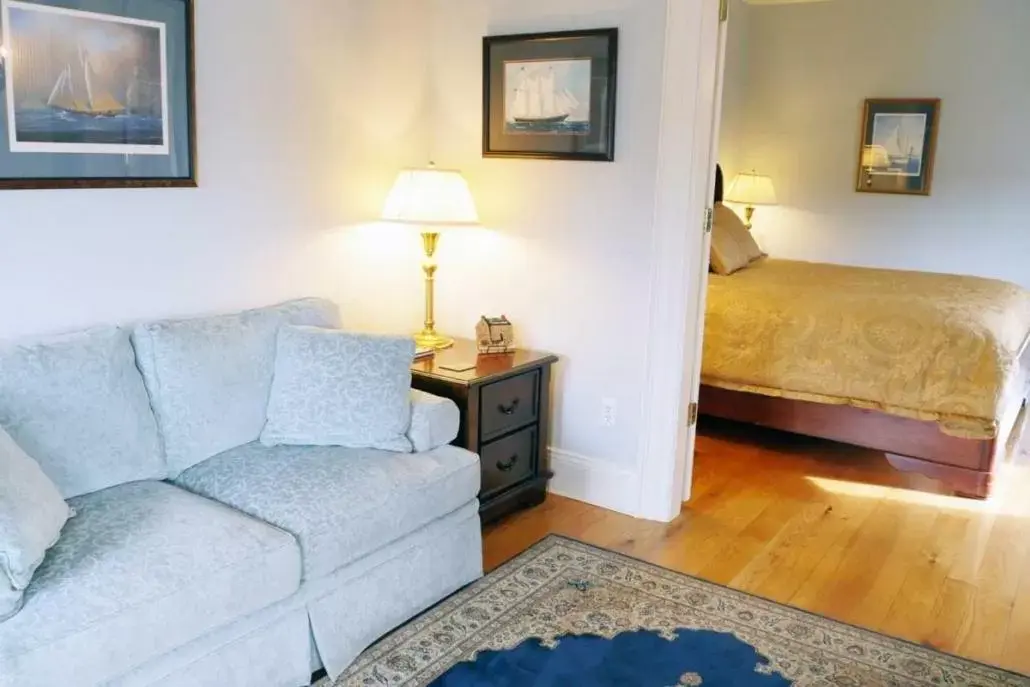 King Suite - 3 in Compass Rose Inn King Suite - 3 in Compass Rose Inn