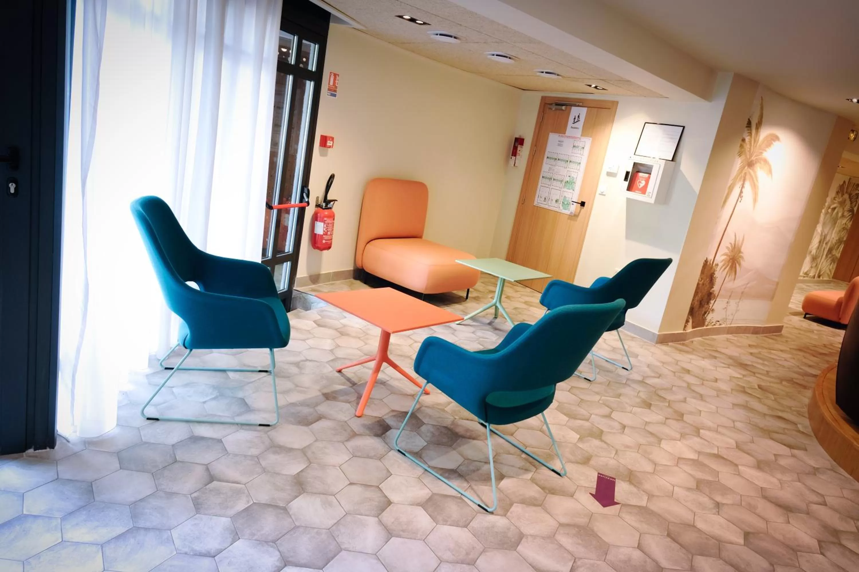 Lobby or reception in Mercure Perpignan Centre