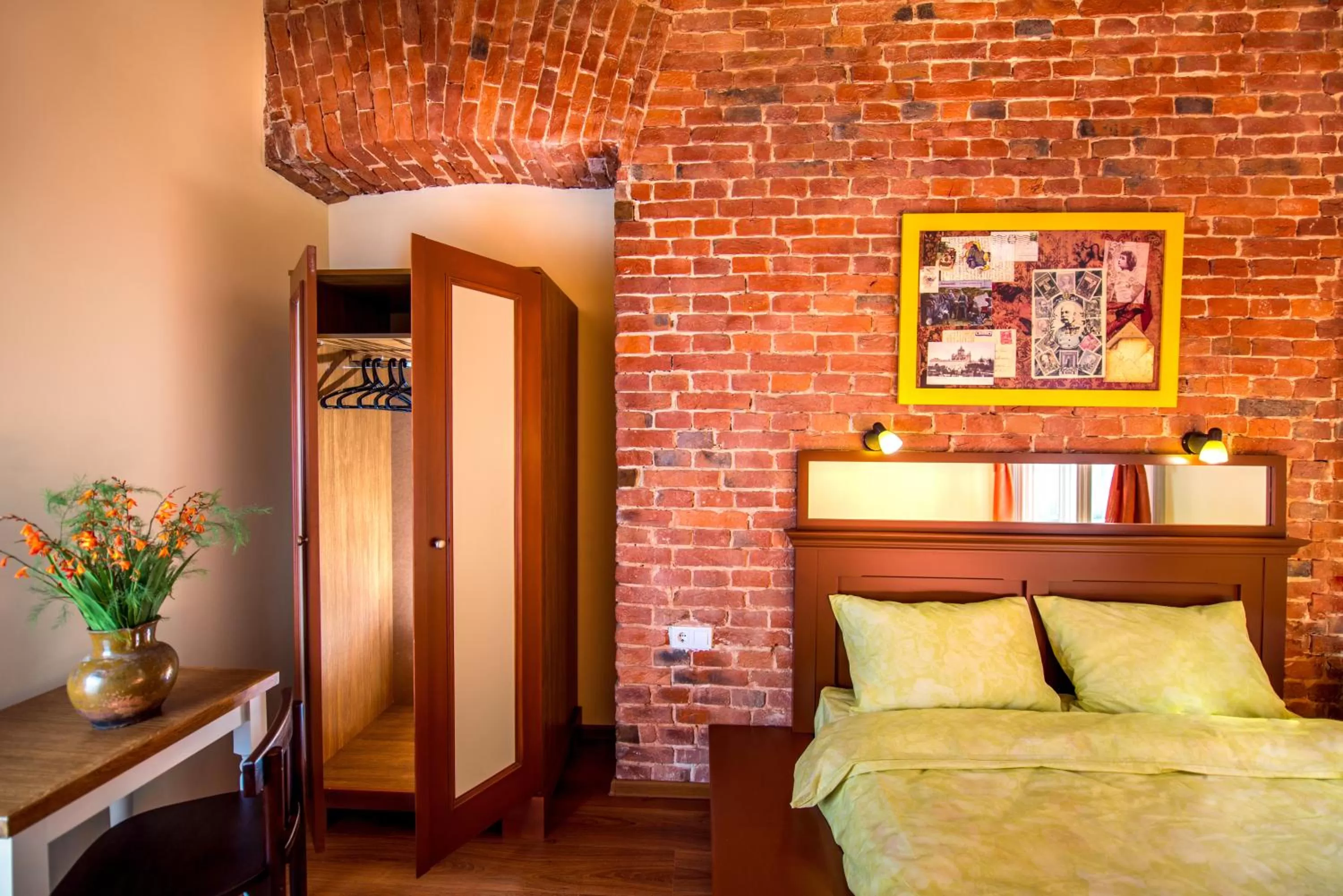 Bed, Seating Area in Post House Rooms