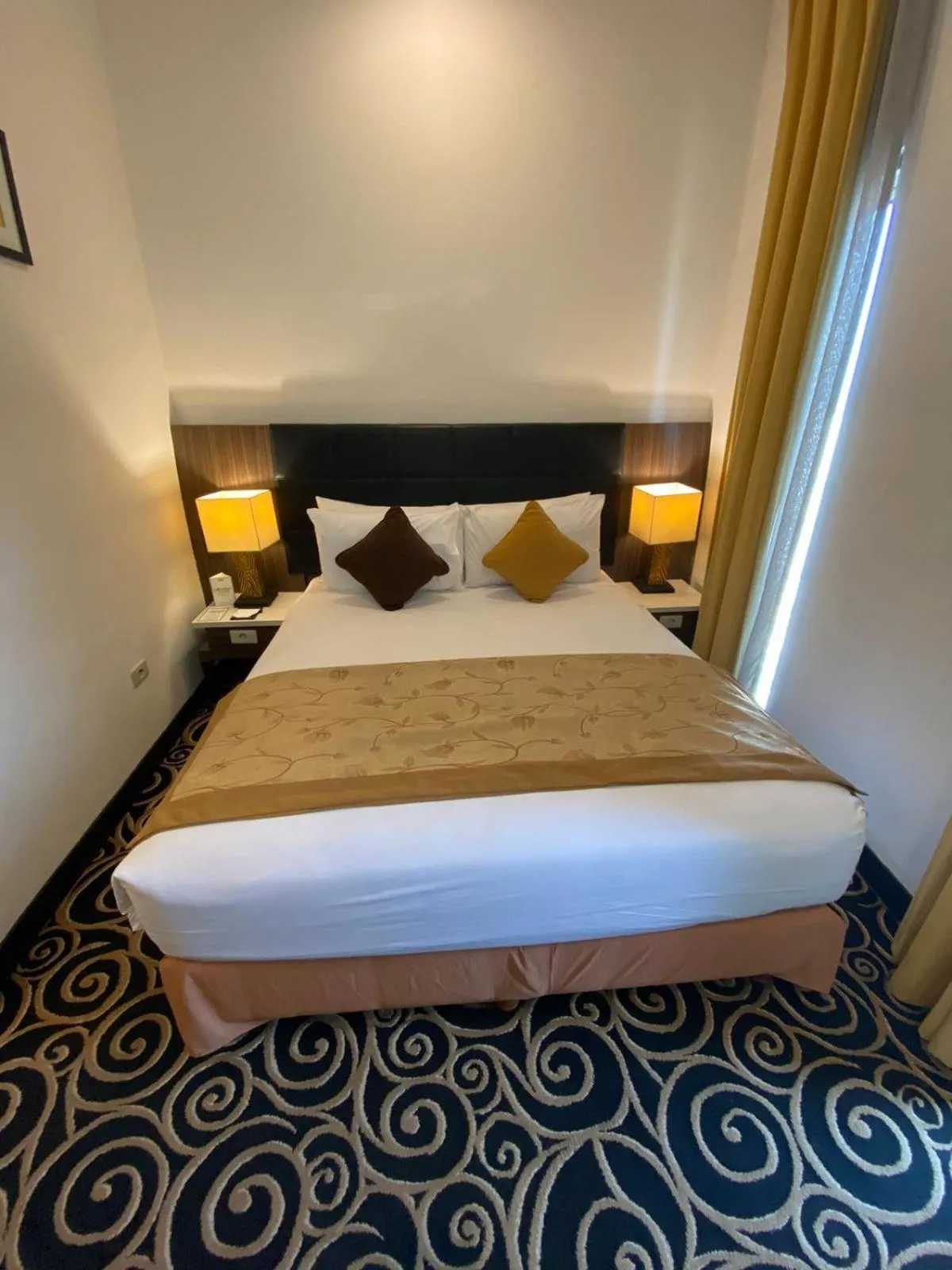 Bed in Golden Flower by KAGUM Hotels