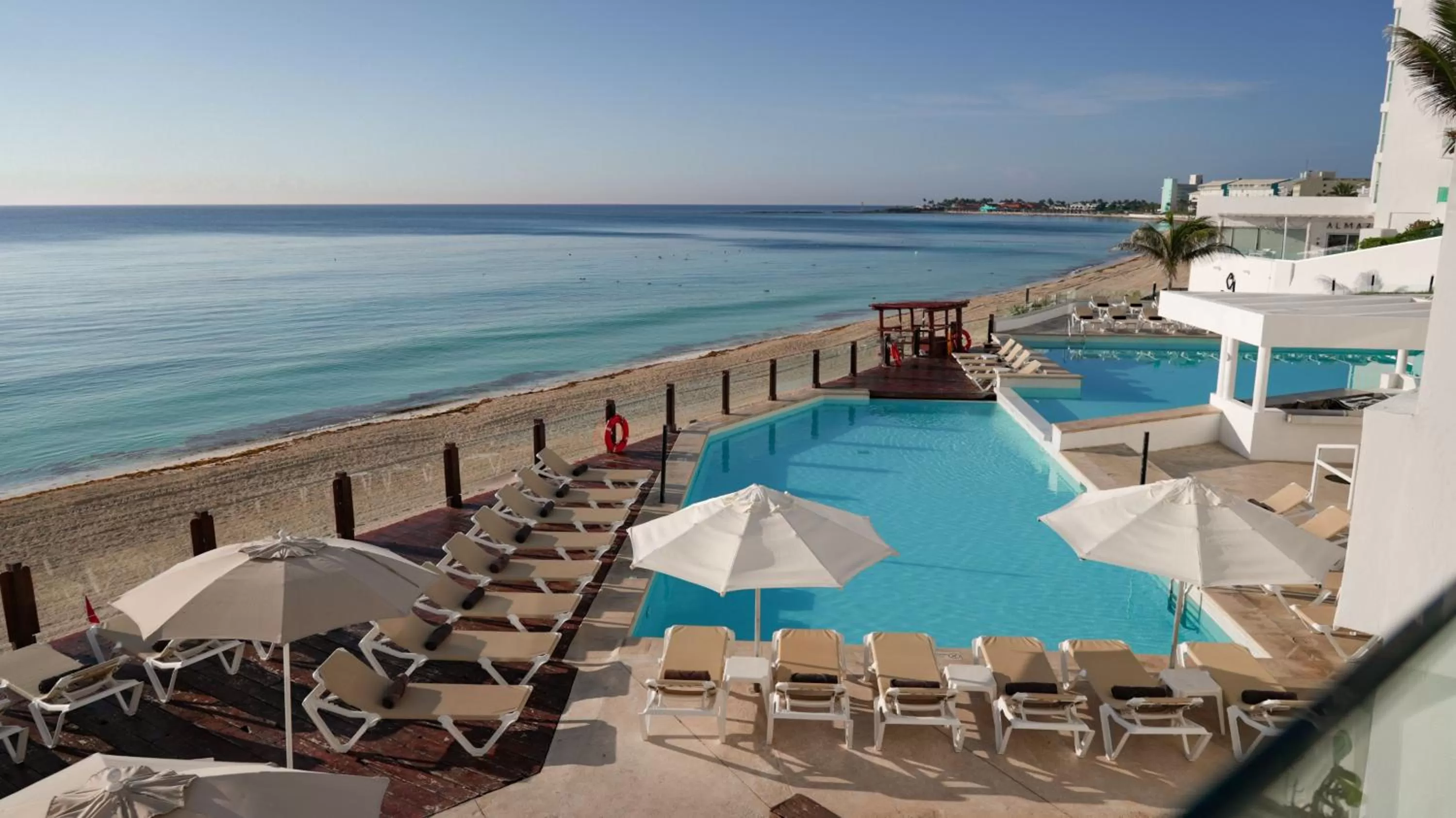 Property building in Oleo Cancun Playa All Inclusive Resort