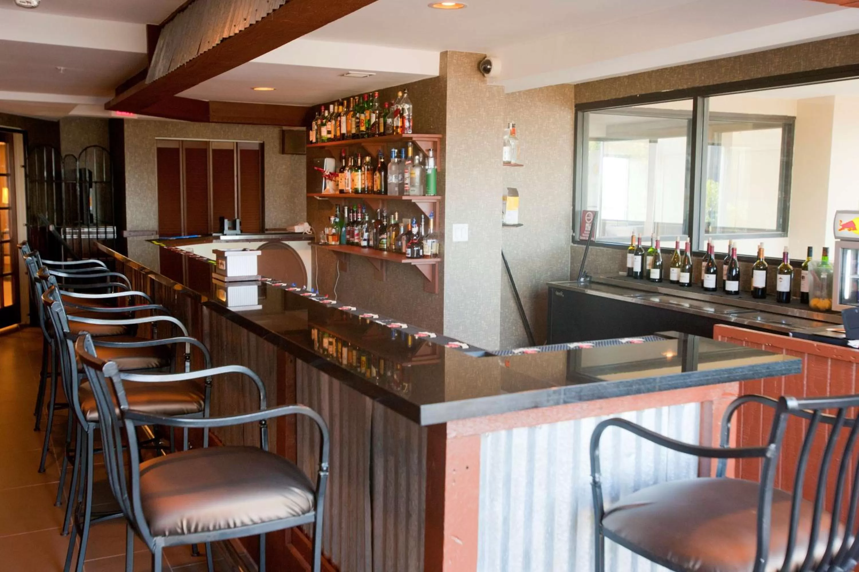 Lounge or bar in Midland Plaza Hotel