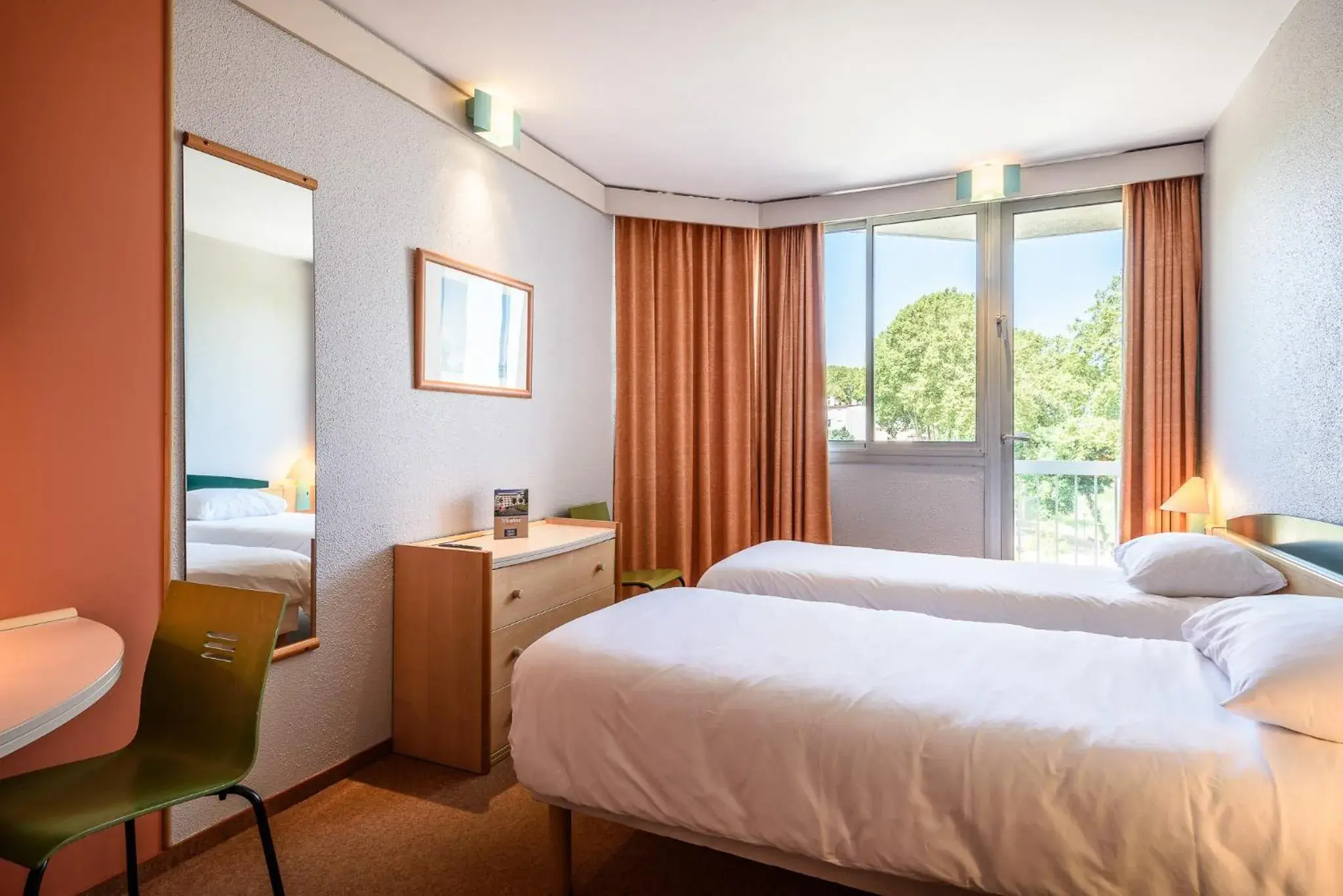 Twin Room - single occupancy in Miradour Twin Room - single occupancy in Miradour