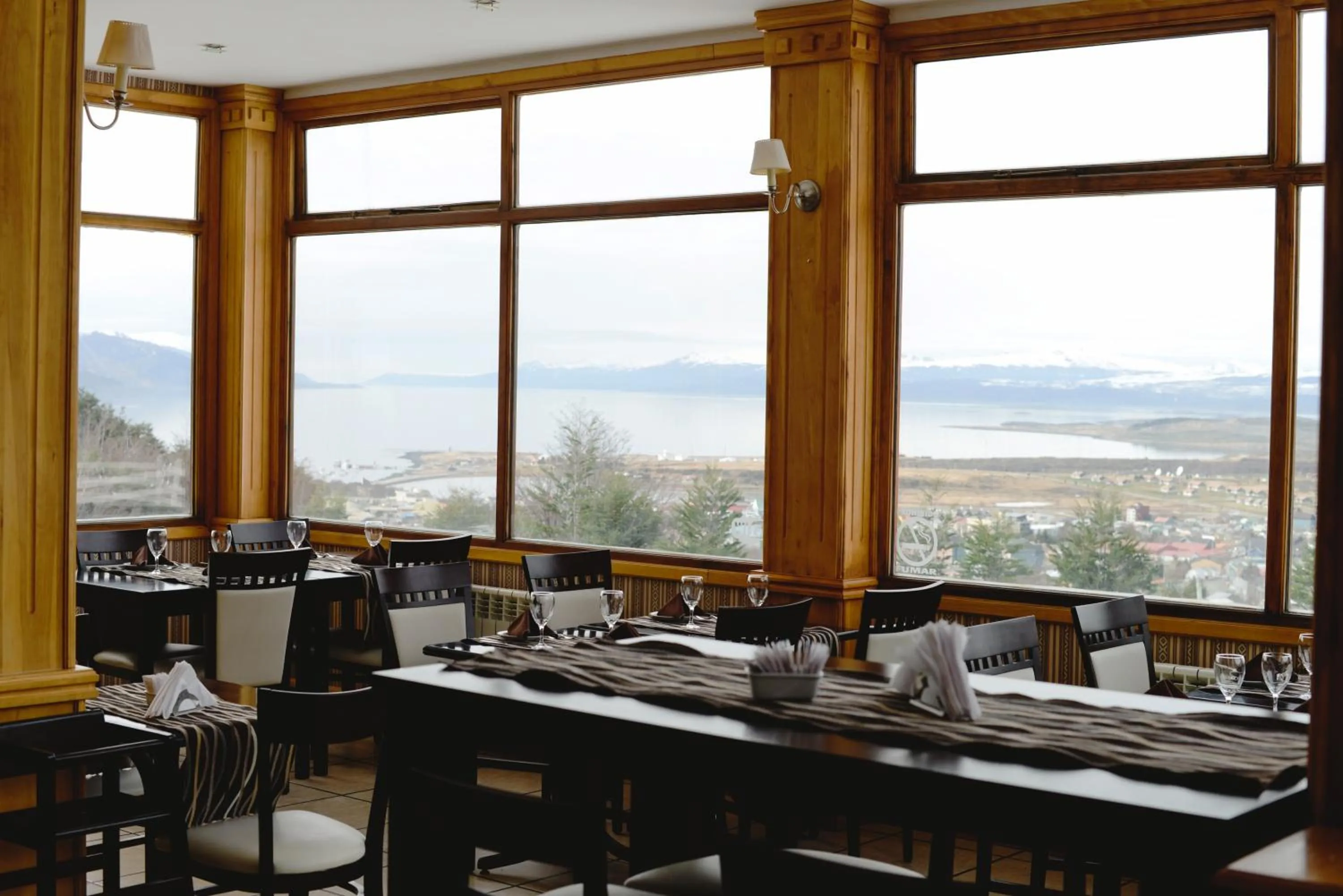 Restaurant/places to eat in Altos Ushuaia Hotel & Resto