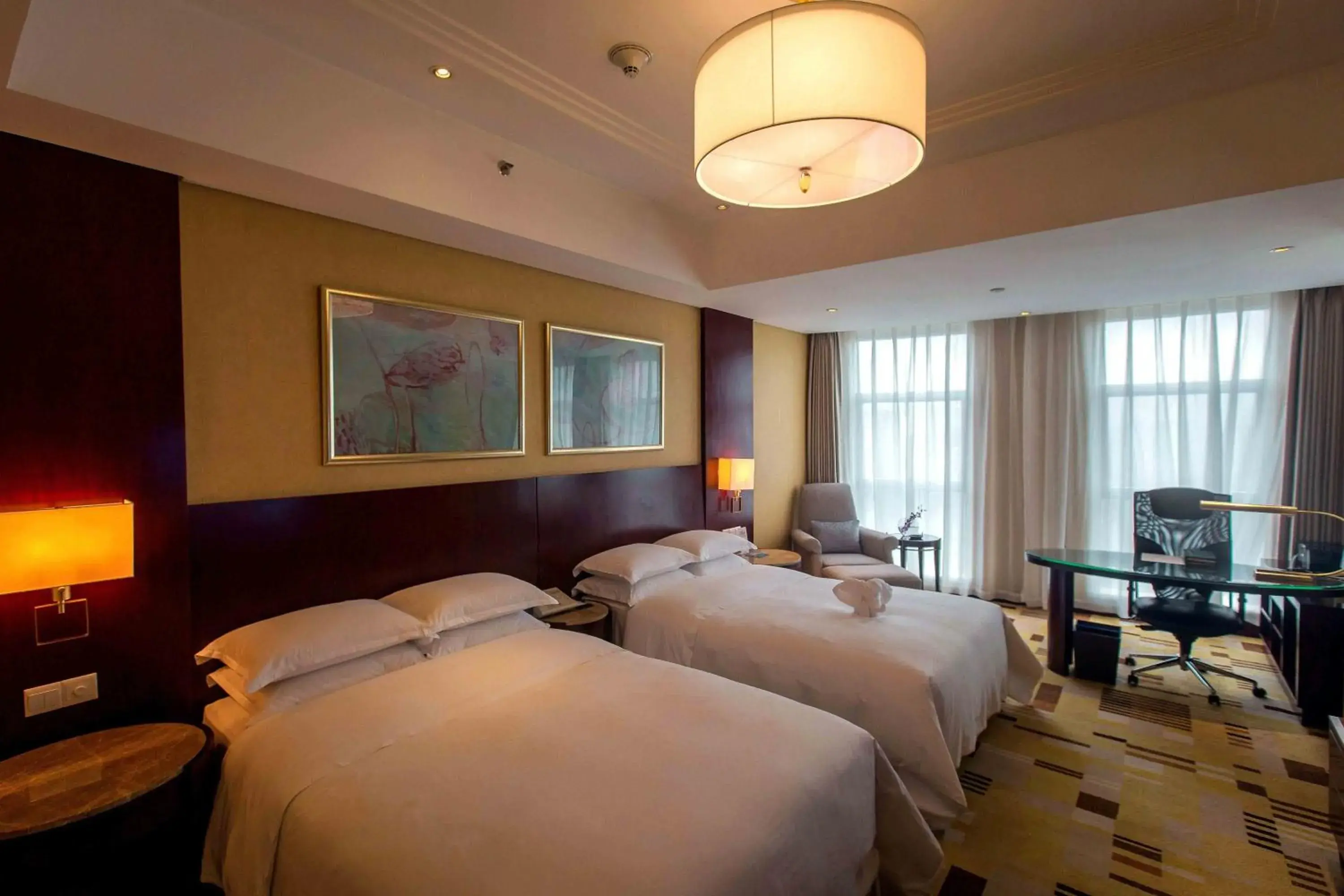 Executive Twin, Executive level, Guest room, City view in Sheraton Guiyang Hotel Executive Twin, Executive level, Guest room, City view in Sheraton Guiyang Hotel