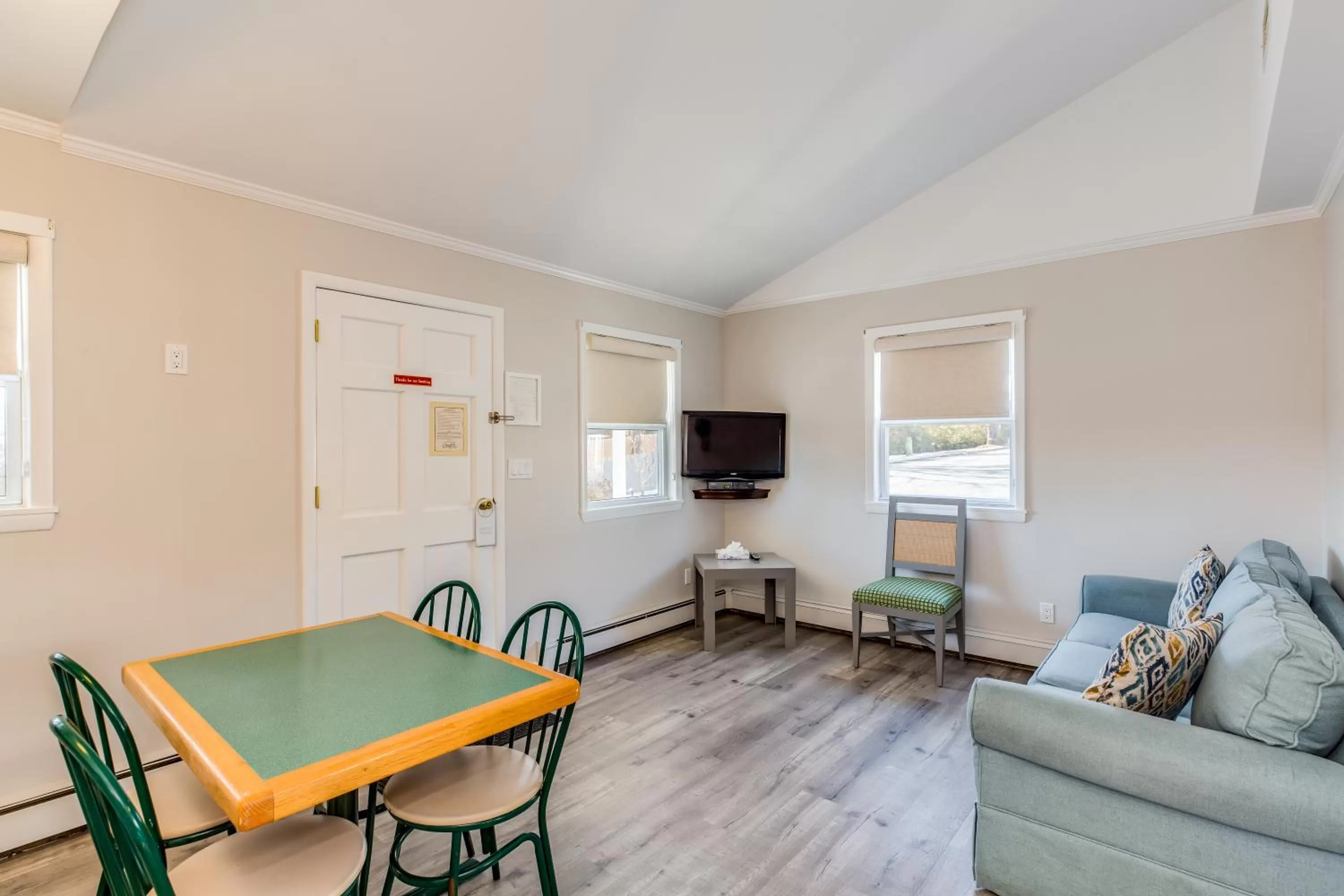 Colonial Shores Resort