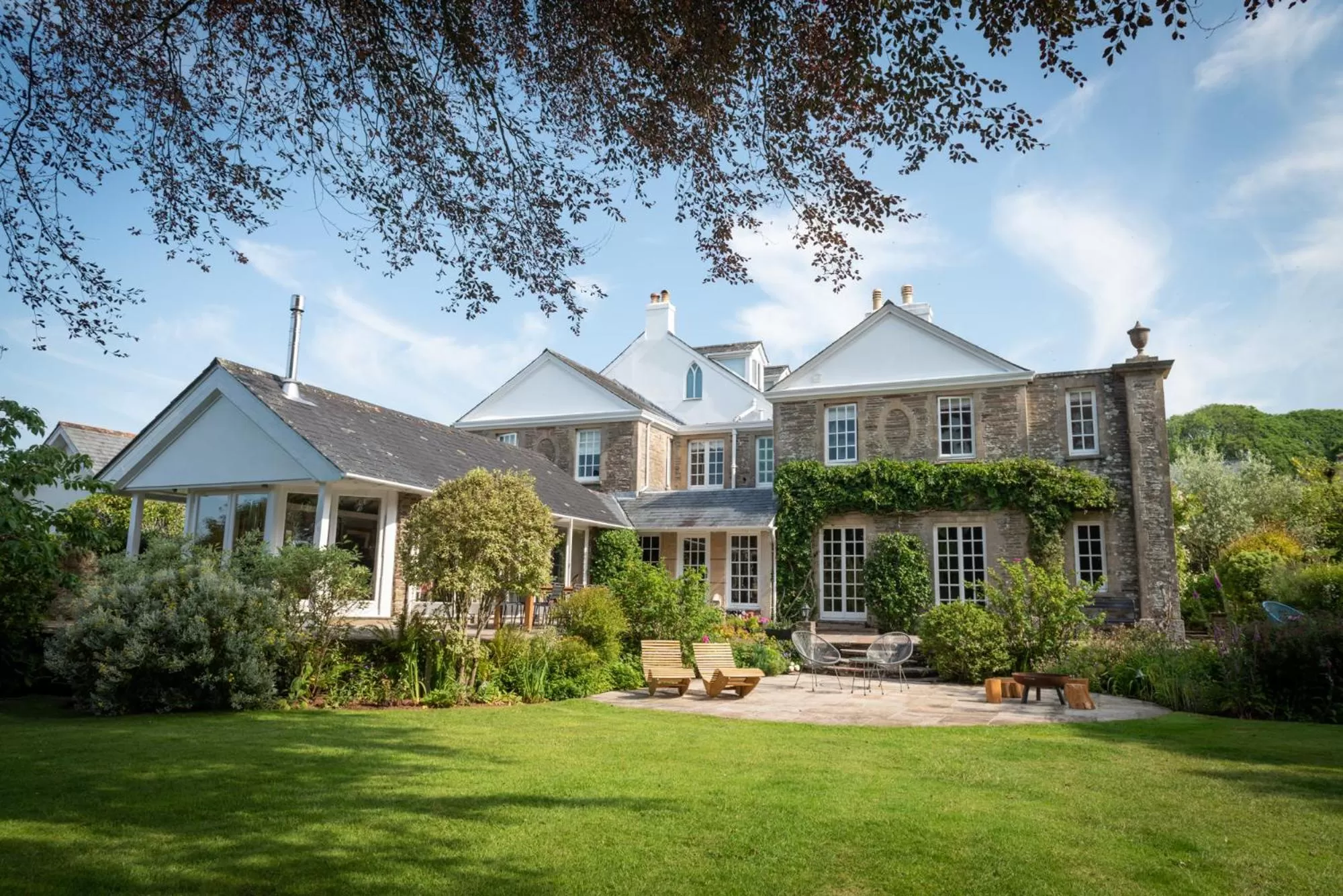 Property Building in The Whitehouse