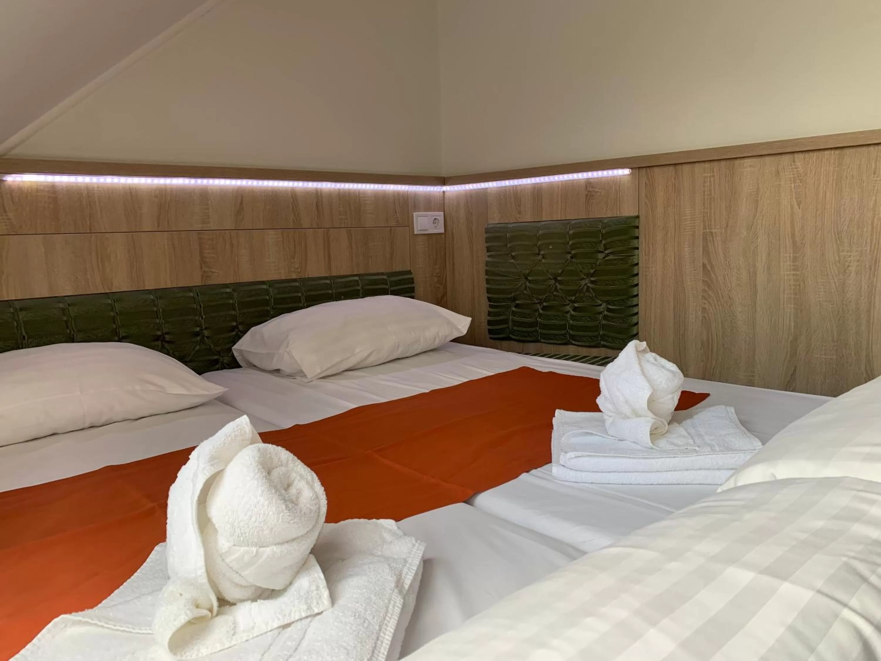 Bed in Várfal Wellness Panzió