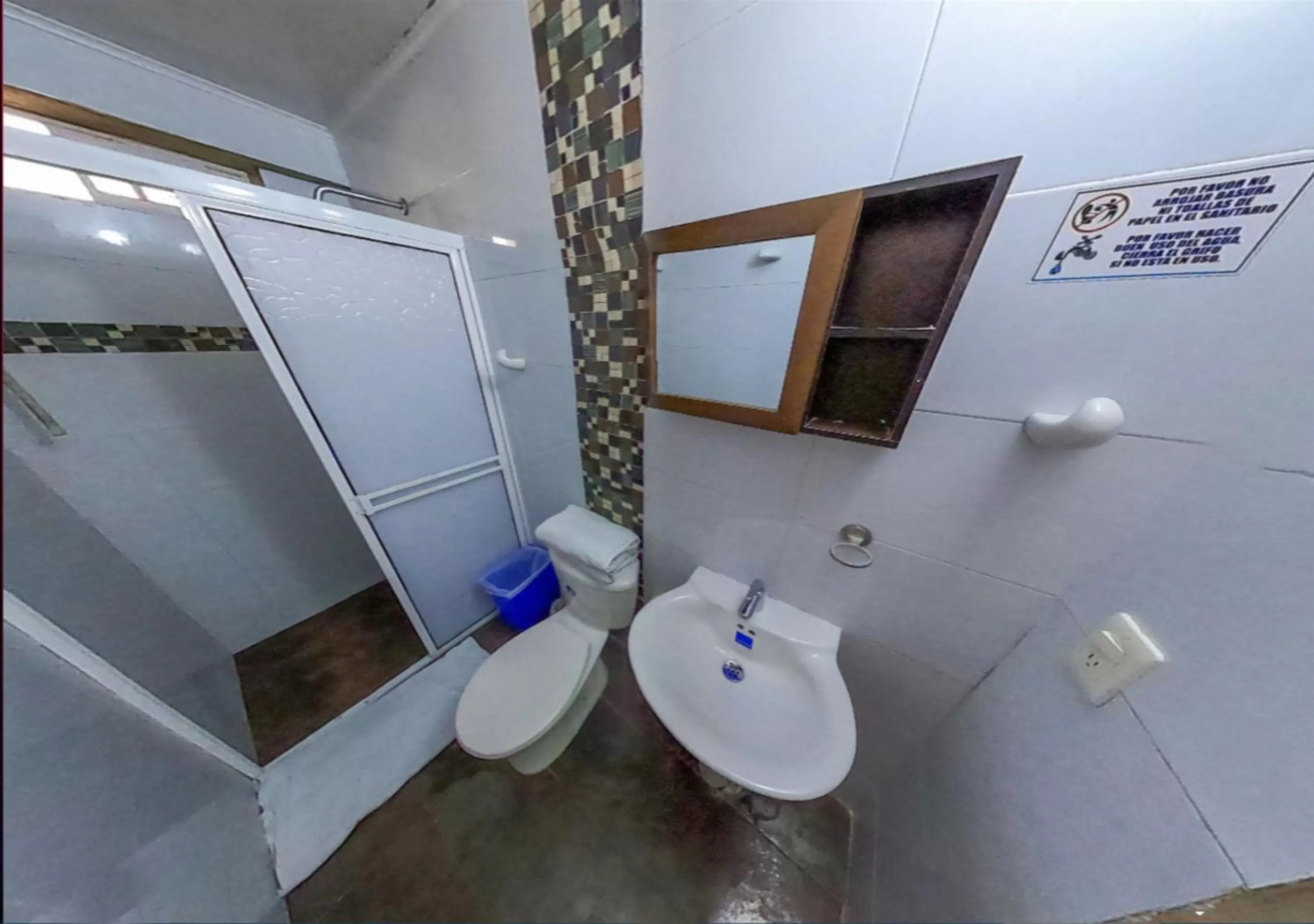 Bathroom in Apartamentos Isla Tropical