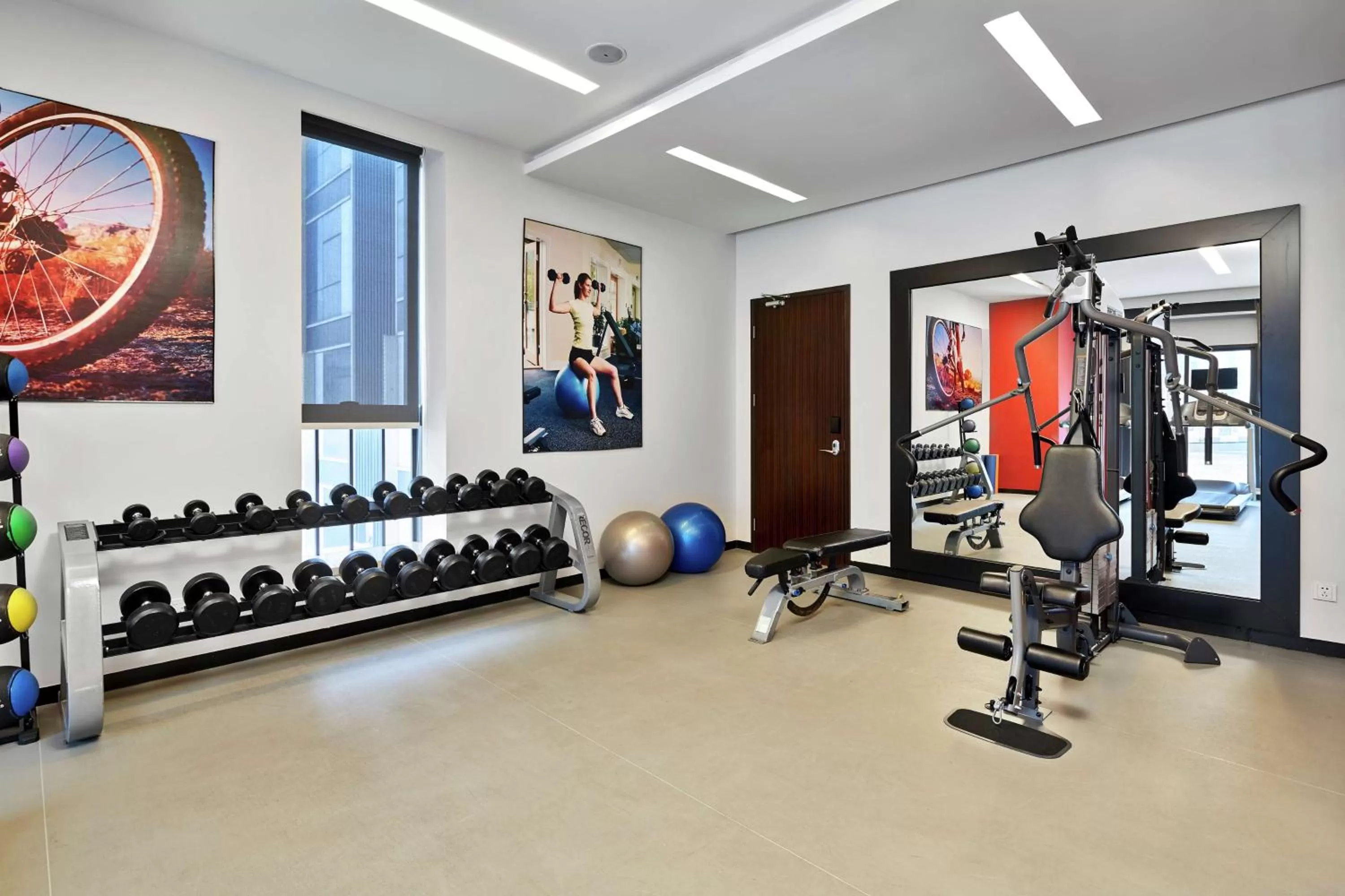 Fitness centre/facilities in Hilton Garden Inn Shenzhen Bao'an