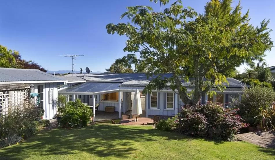 Garden, Property Building in Rose Cottage B&B