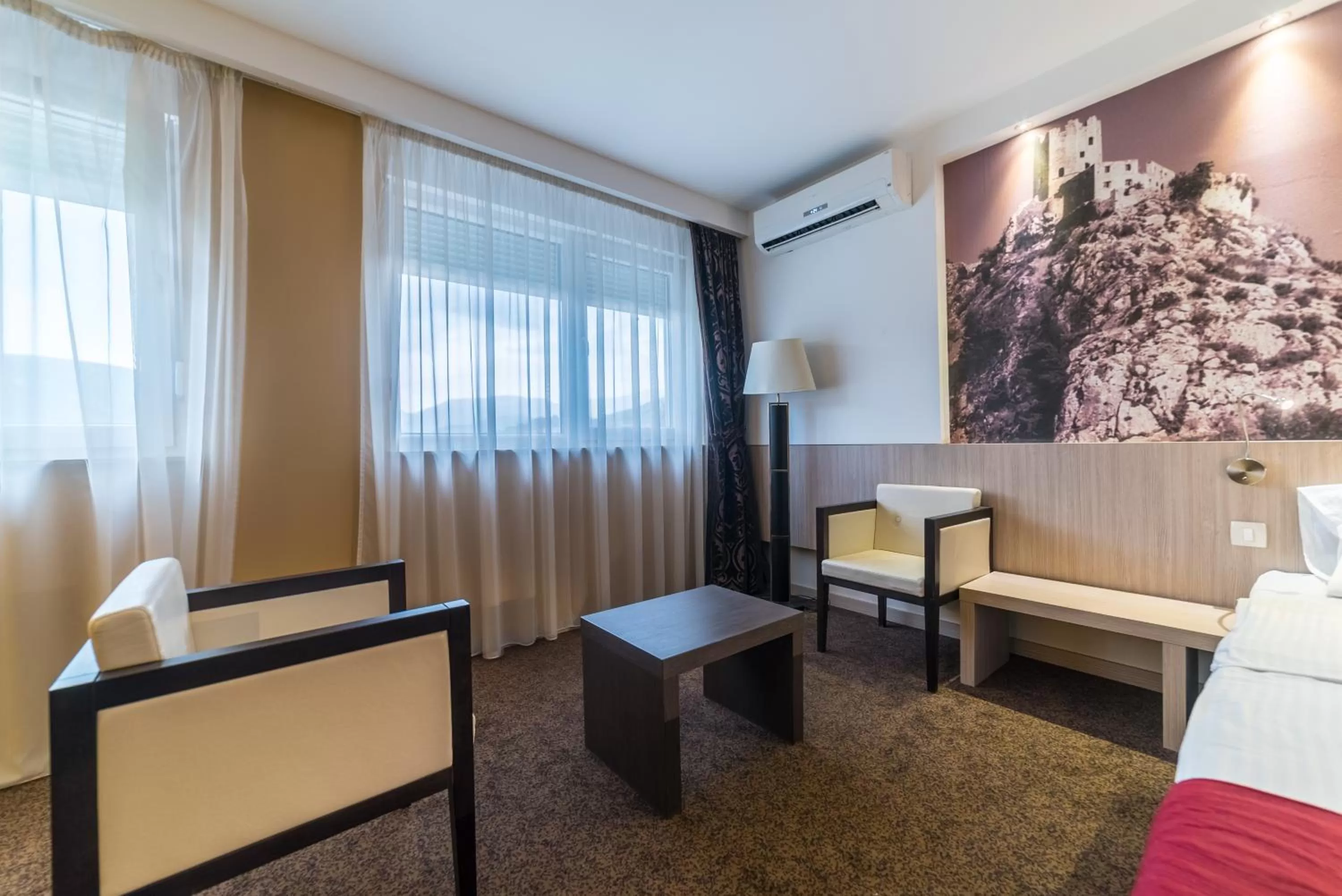 Bed in City Hotel Mostar