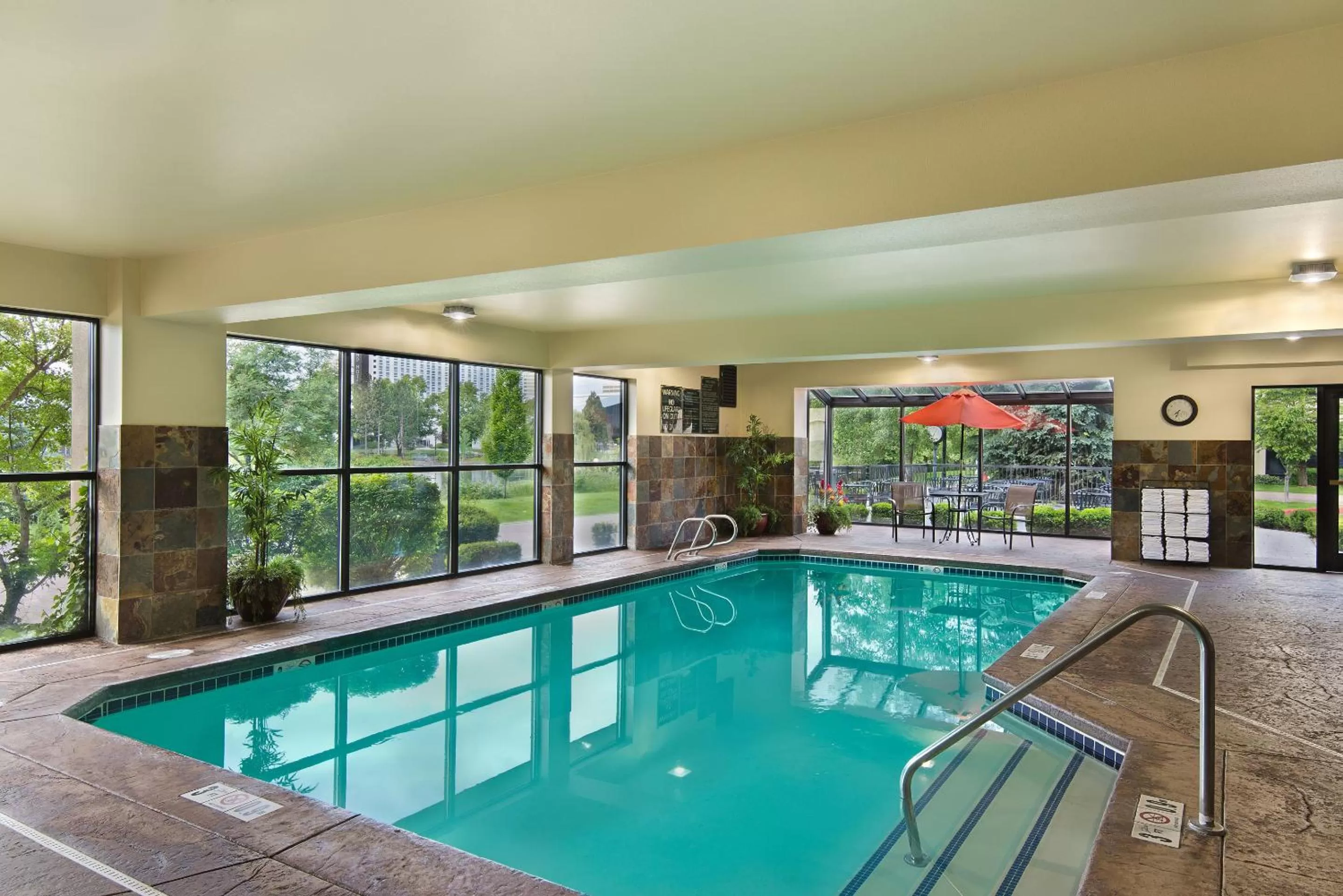 Swimming pool in Oxford Suites Spokane Downtown