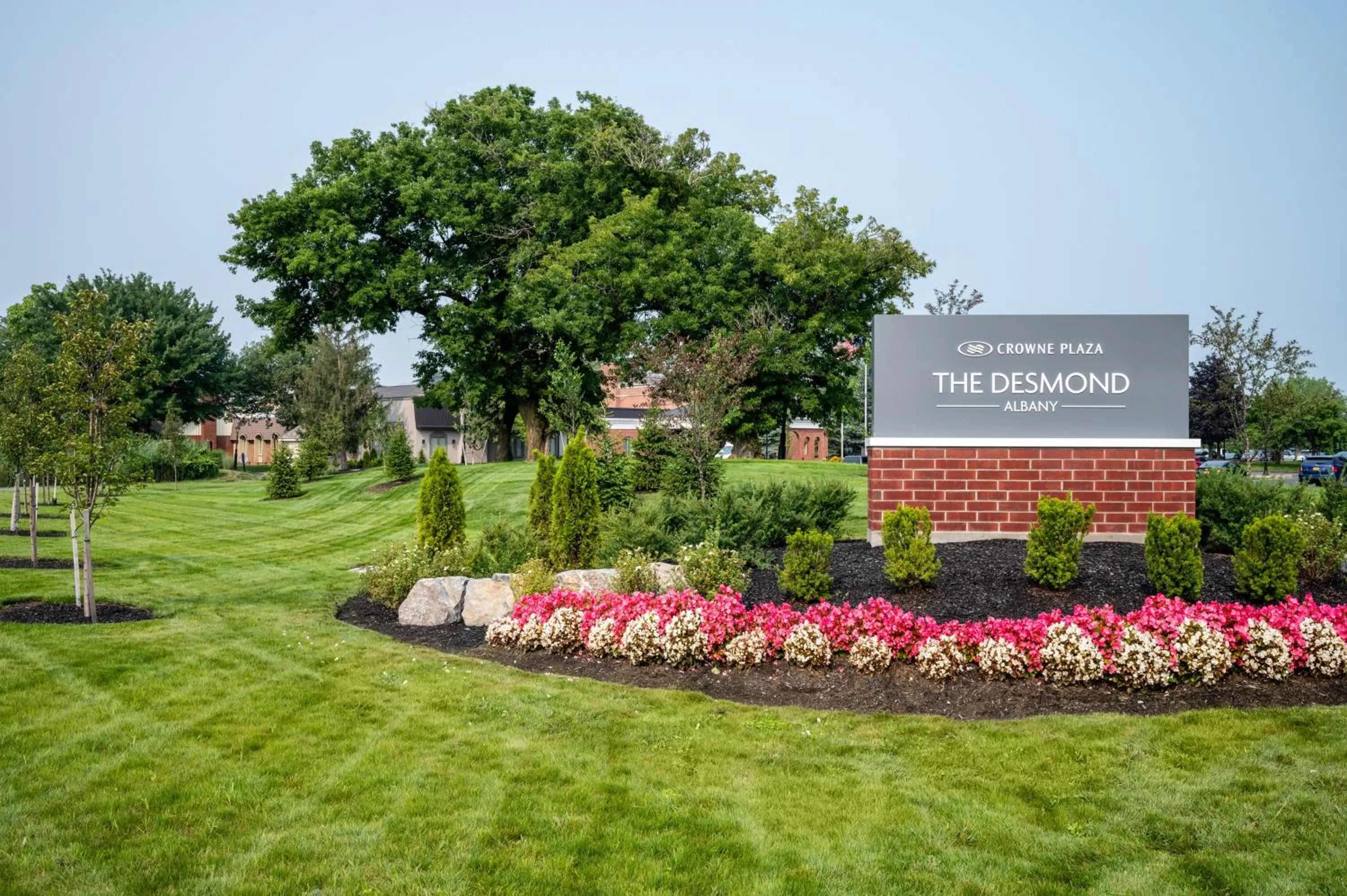 Property building in Crowne Plaza Albany - The Desmond Hotel