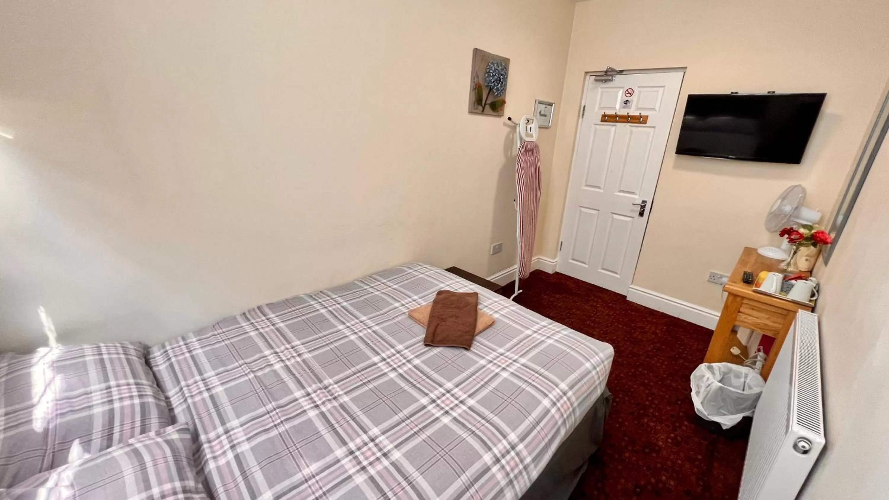 TV and multimedia, Bed in The Cabbage Hall Hotel