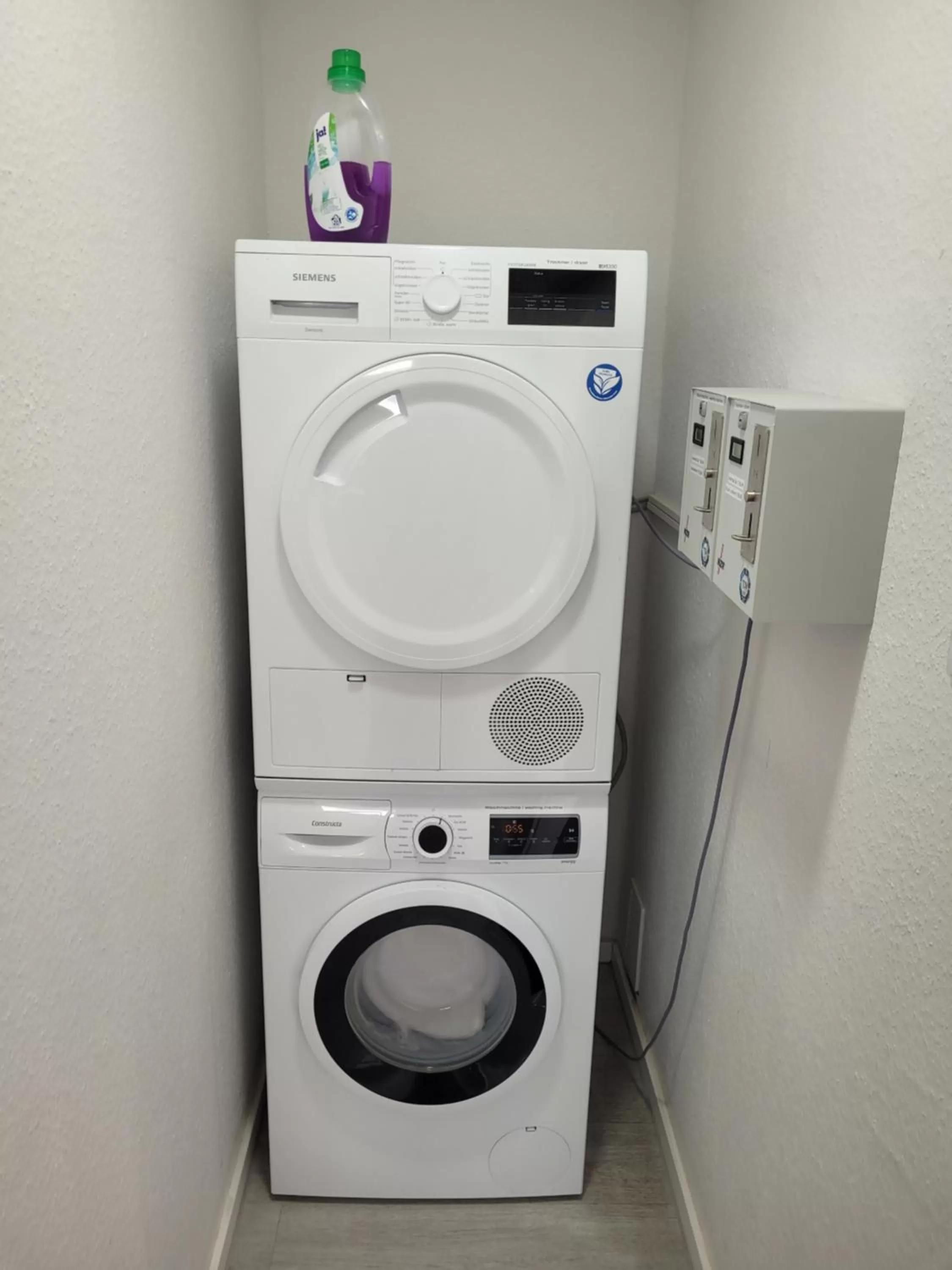 washing machine in Guesthouse WI rooms