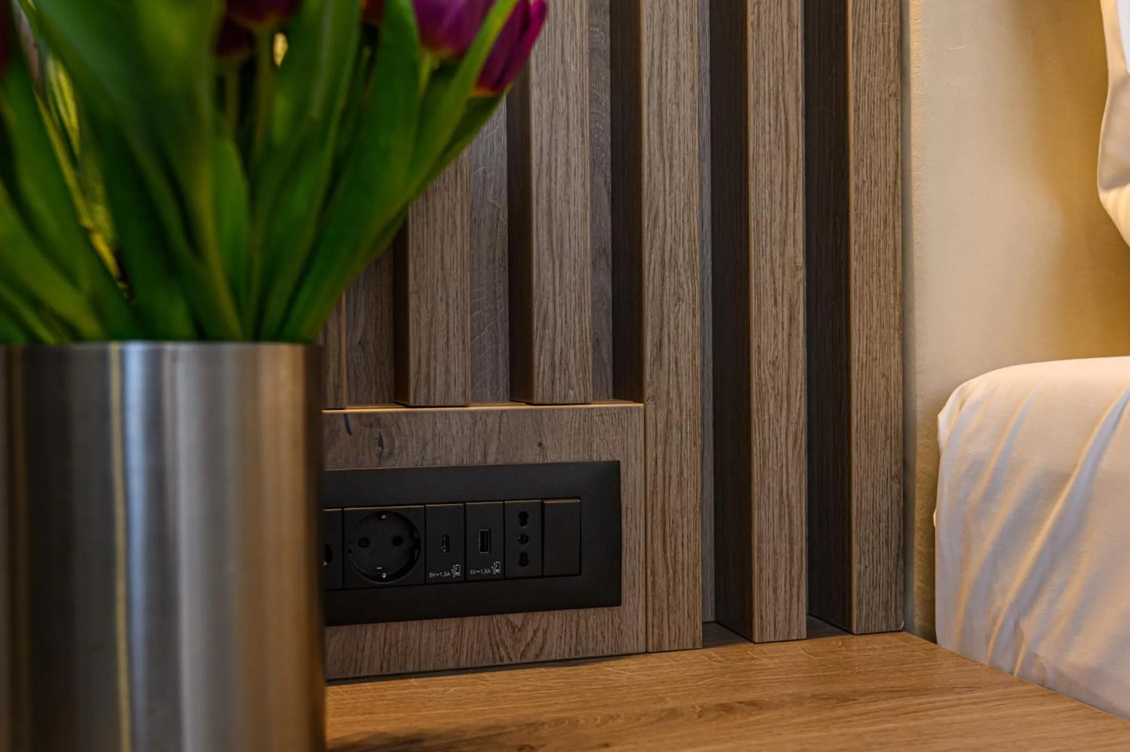 TV and multimedia in Unique Boutique