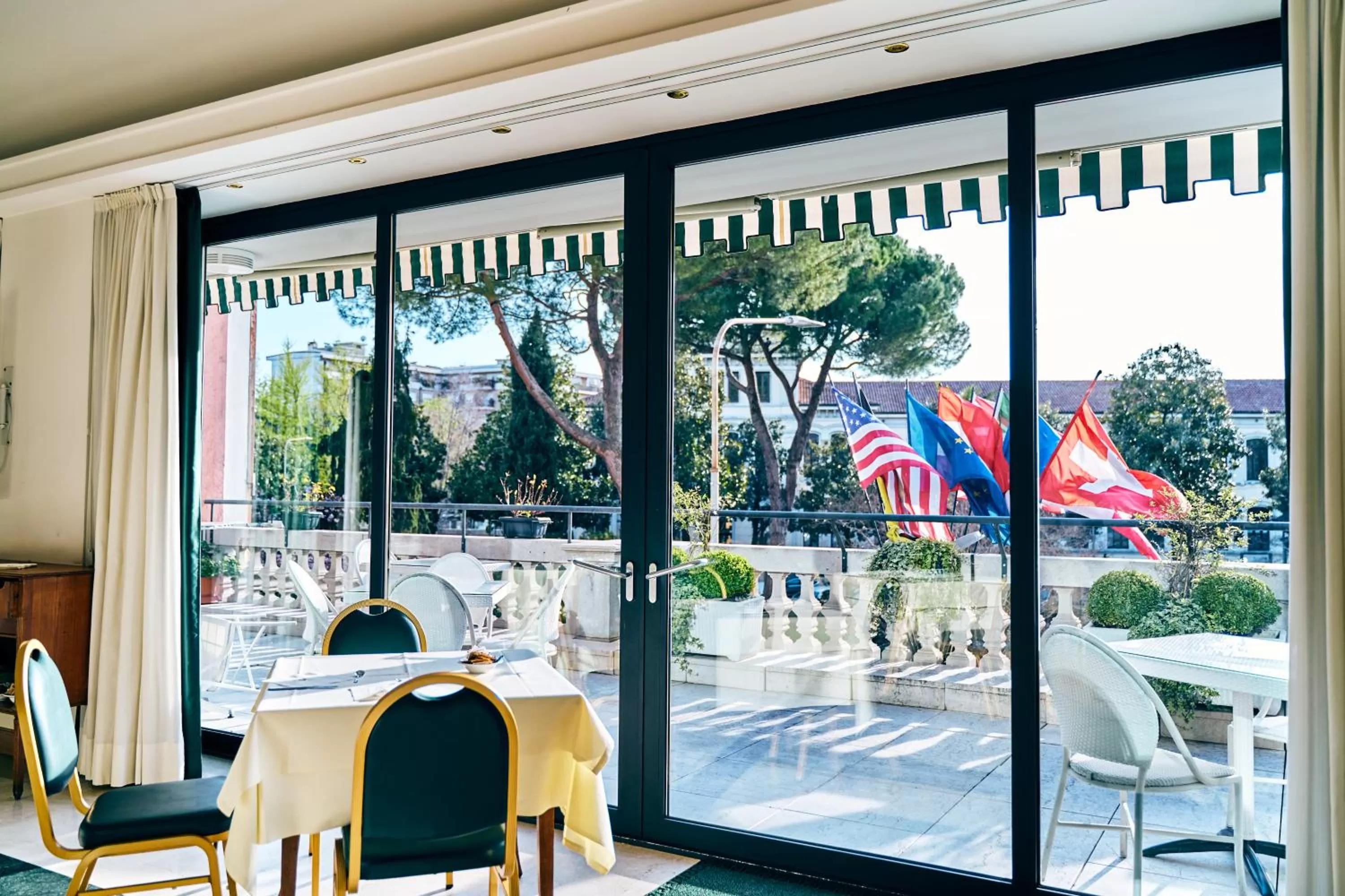 Balcony/Terrace in Ambassador Palace Hotel