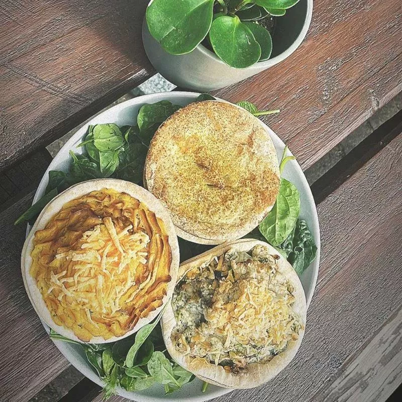 Restaurant/places to eat in Amaroo Park