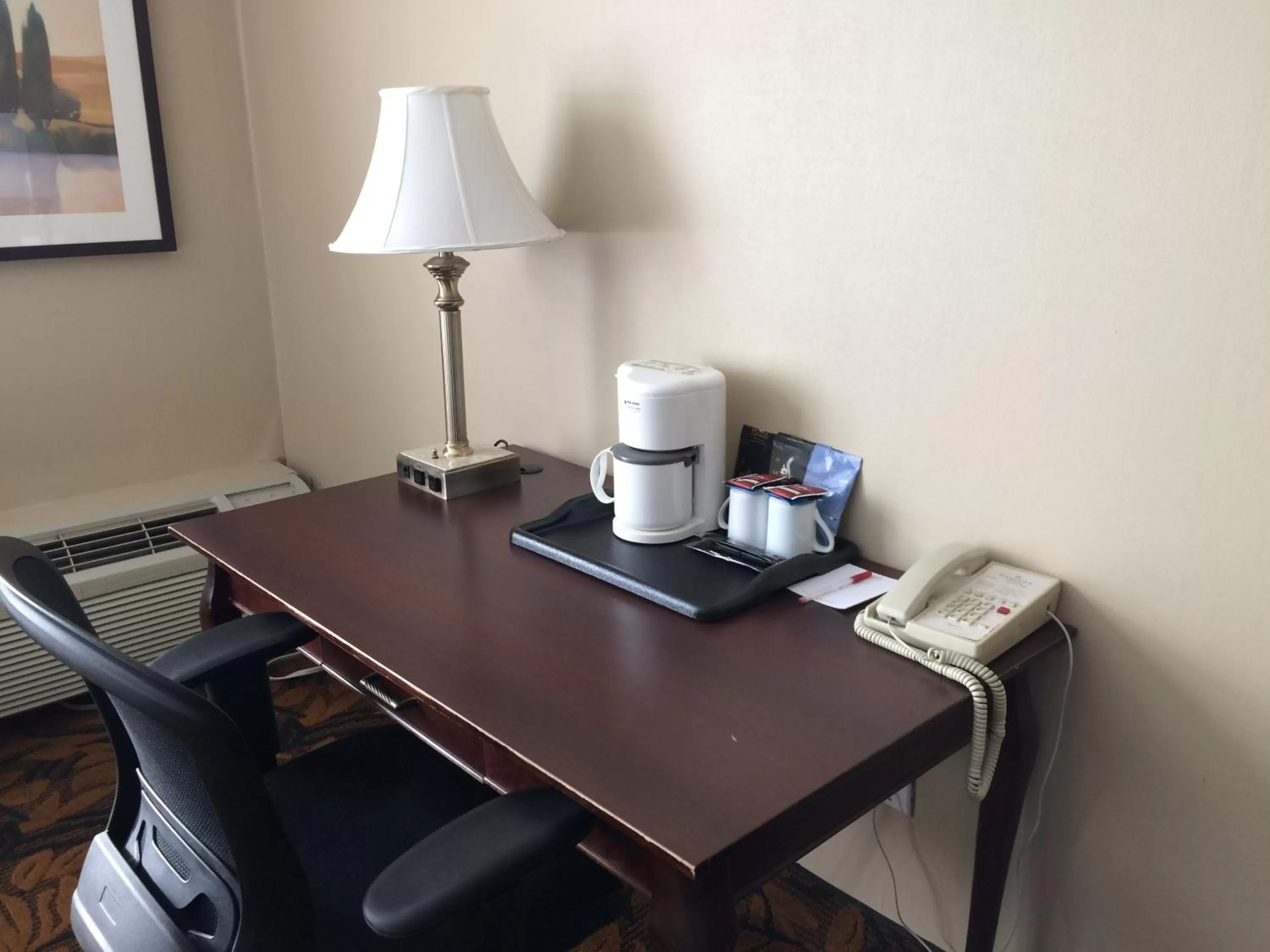 Coffee/tea facilities in Ramada by Wyndham Cornwall