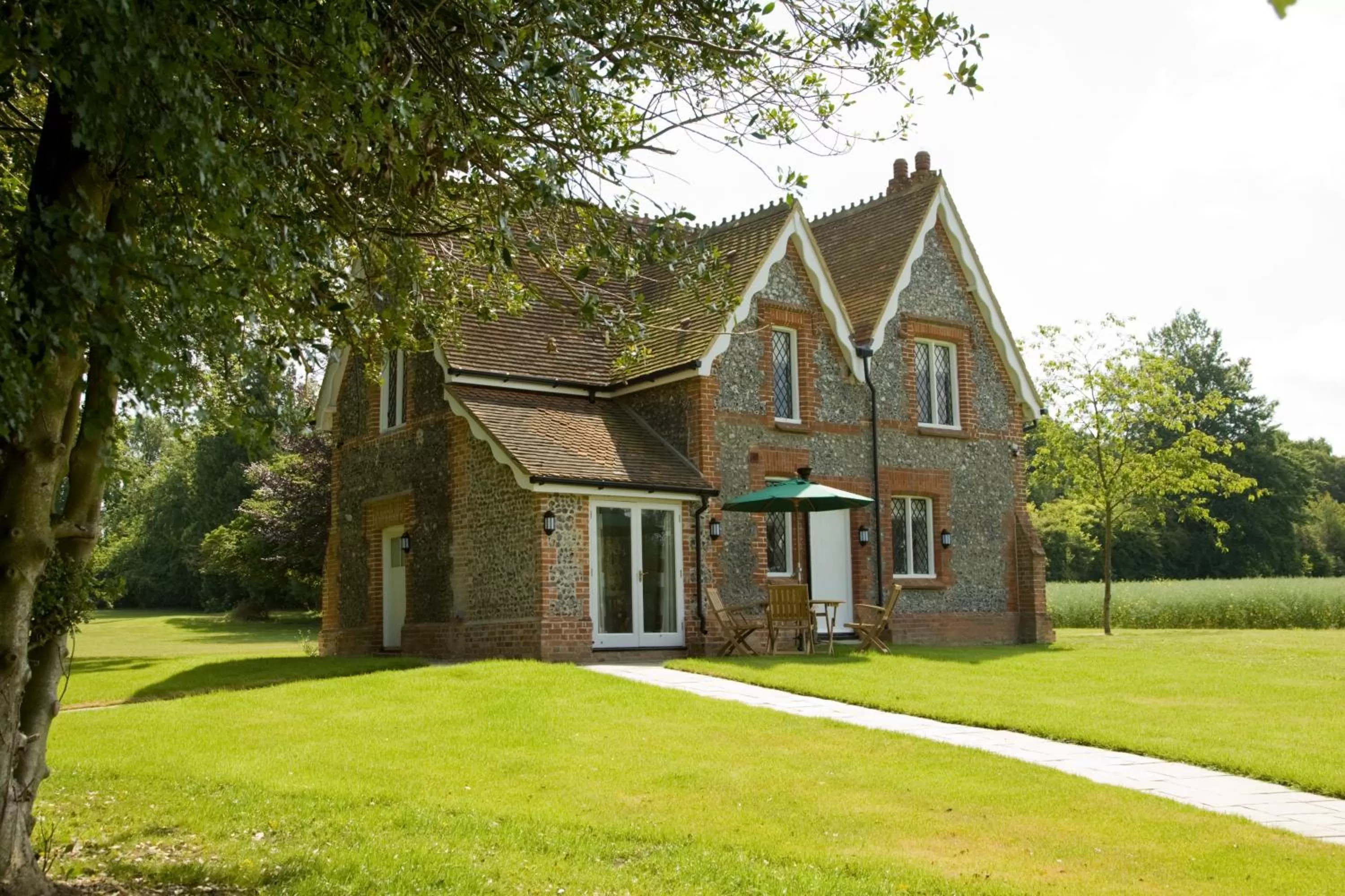 Facade/entrance in Oakley Hall Hotel