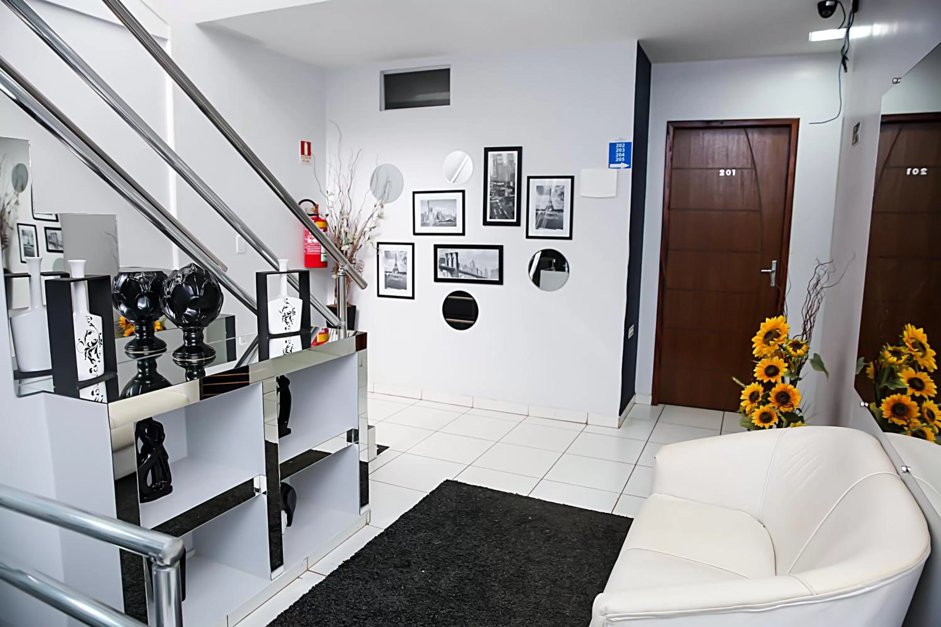 Communal lounge/ TV room in Bellonorte Hotel