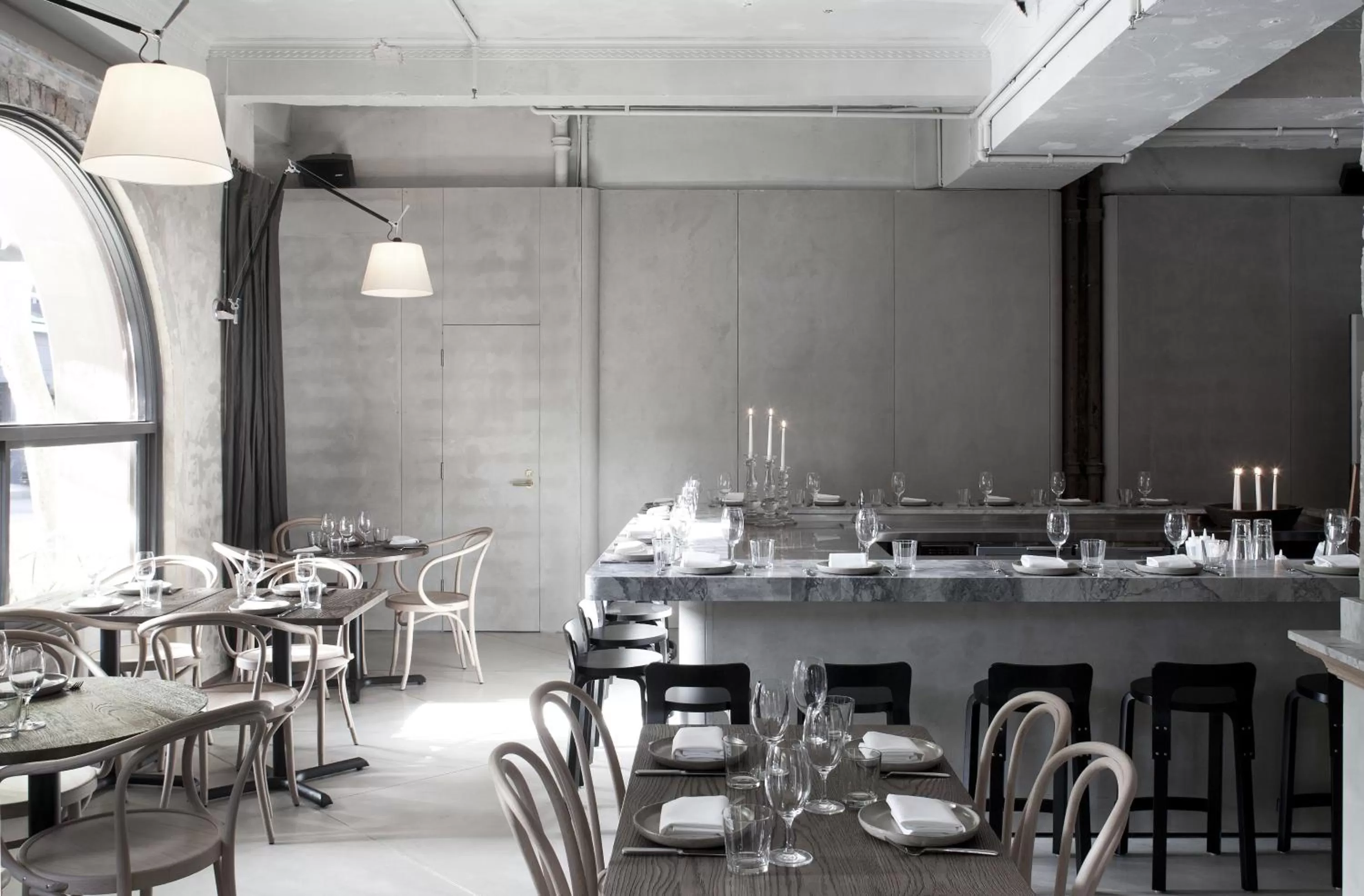 Restaurant/places to eat in Devere Hotel