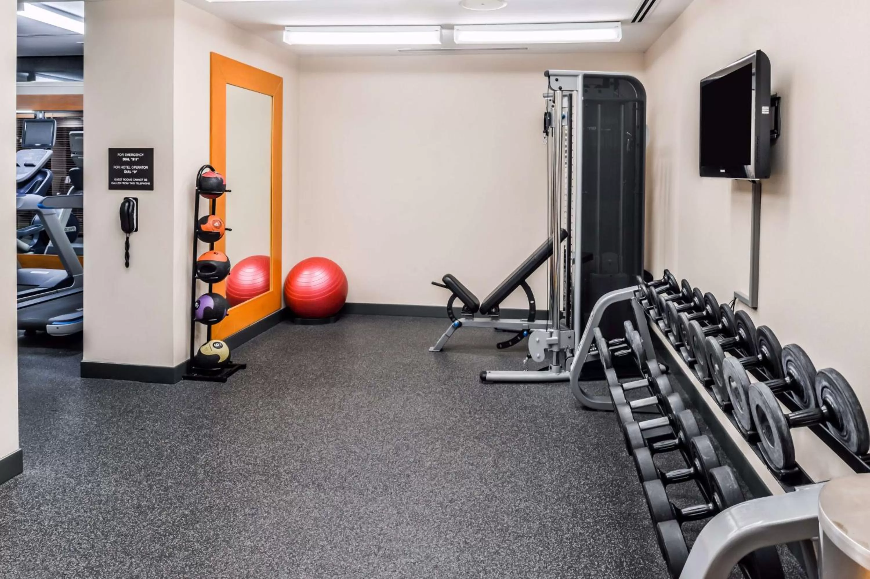Fitness centre/facilities in Hilton Garden Inn Detroit Southfield