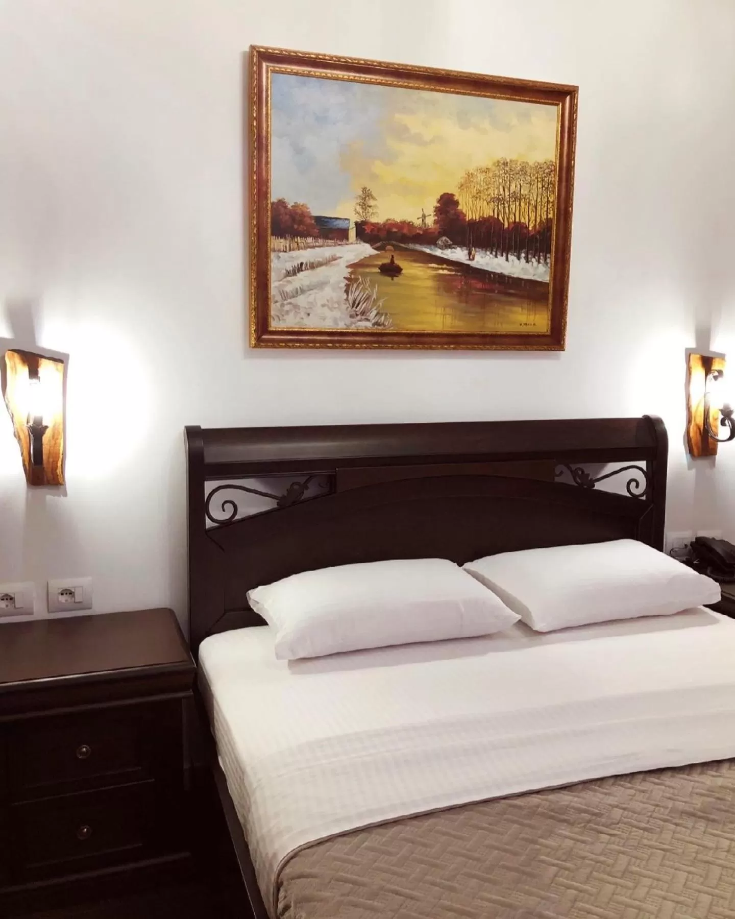 Bed in White House Berat