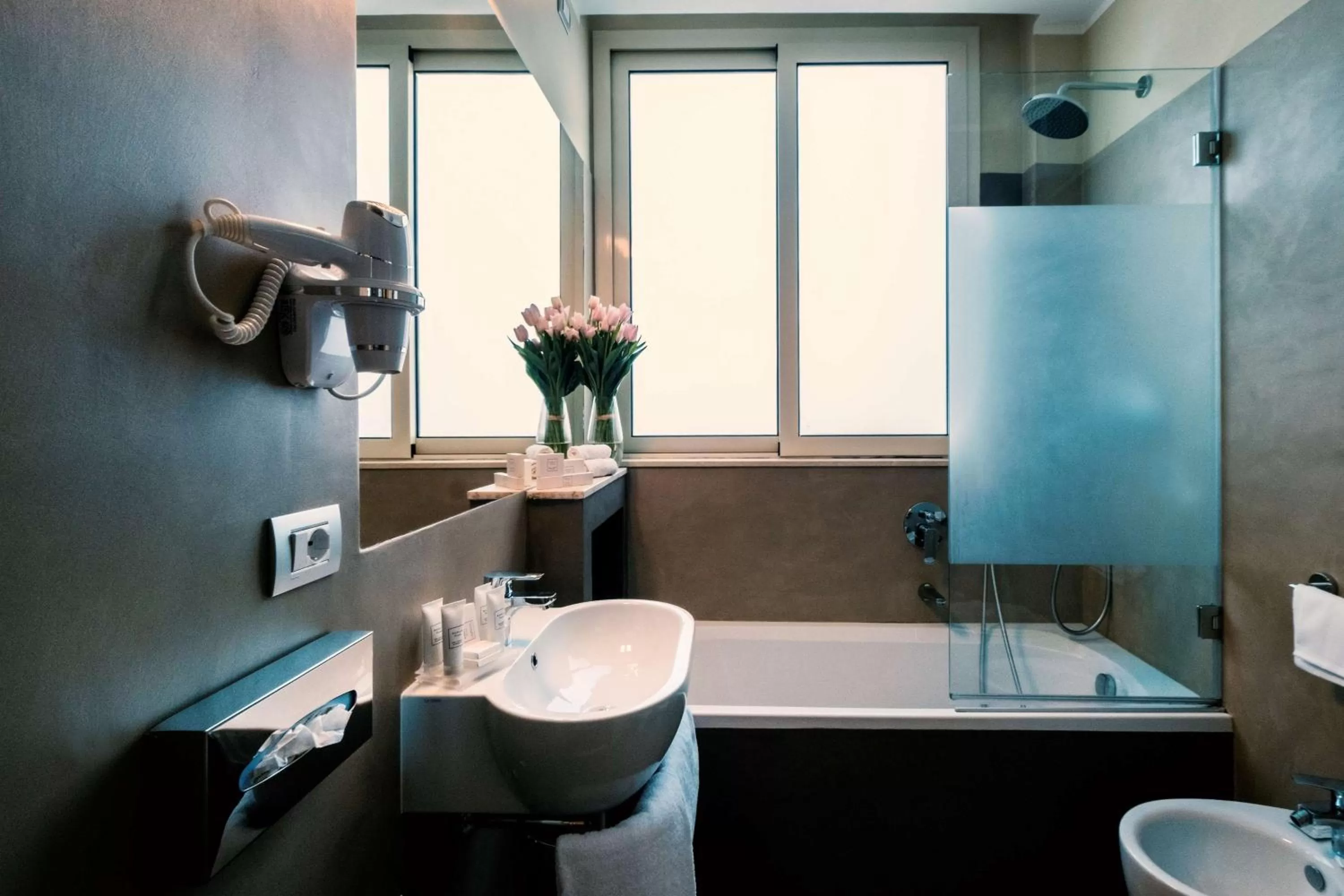 Photo of the whole room in Best Western Hotel Piccadilly