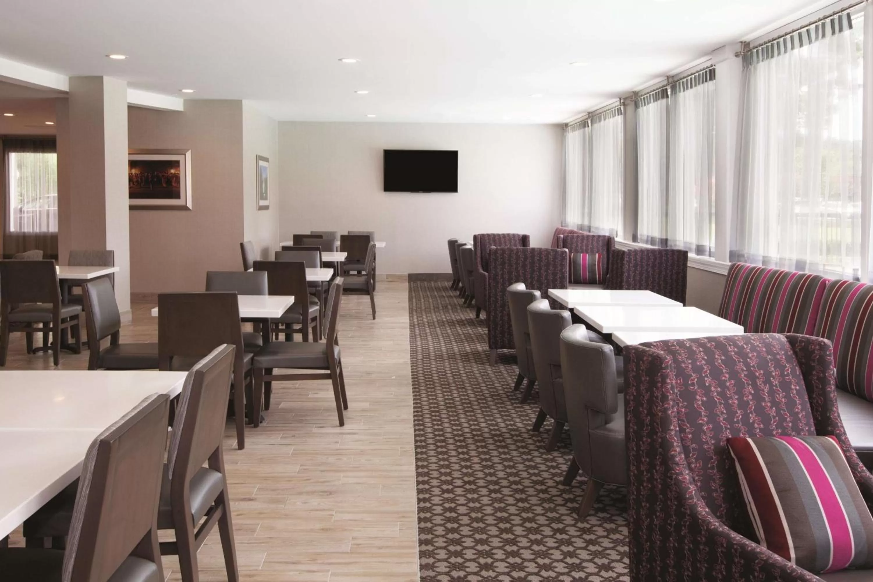 Restaurant/places to eat in La Quinta by Wyndham Williamsburg Historic Area