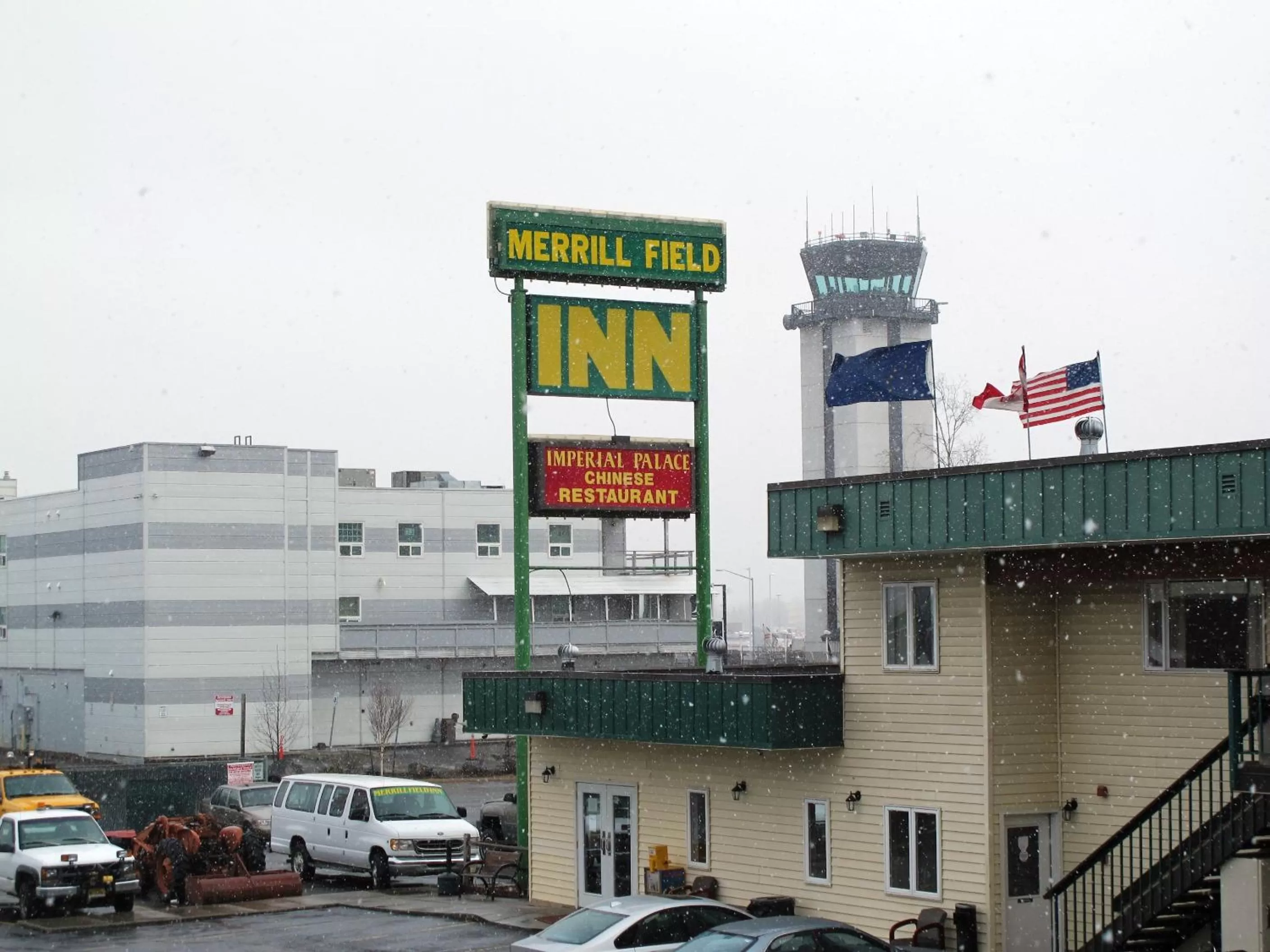 Facade/entrance in Merrill Field Inn