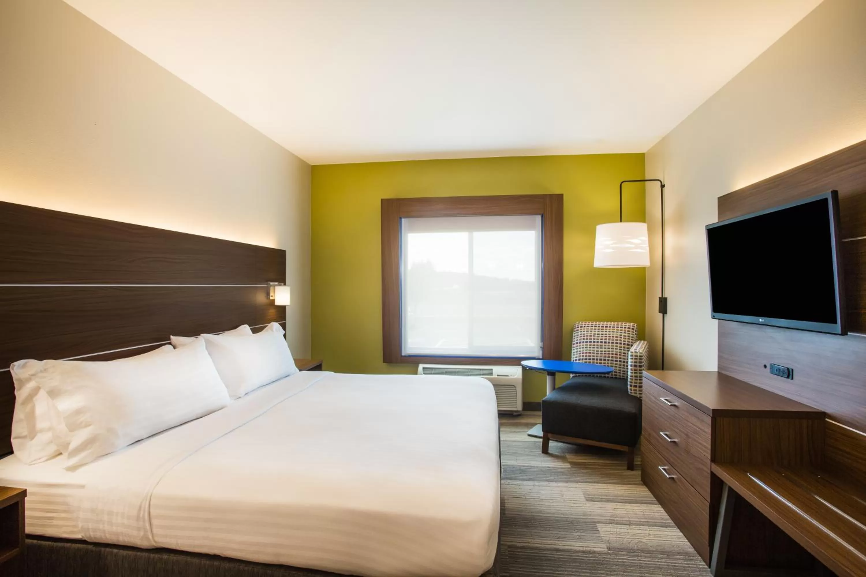 Bed in Holiday Inn Express Hotel & Suites Cedar City by IHG