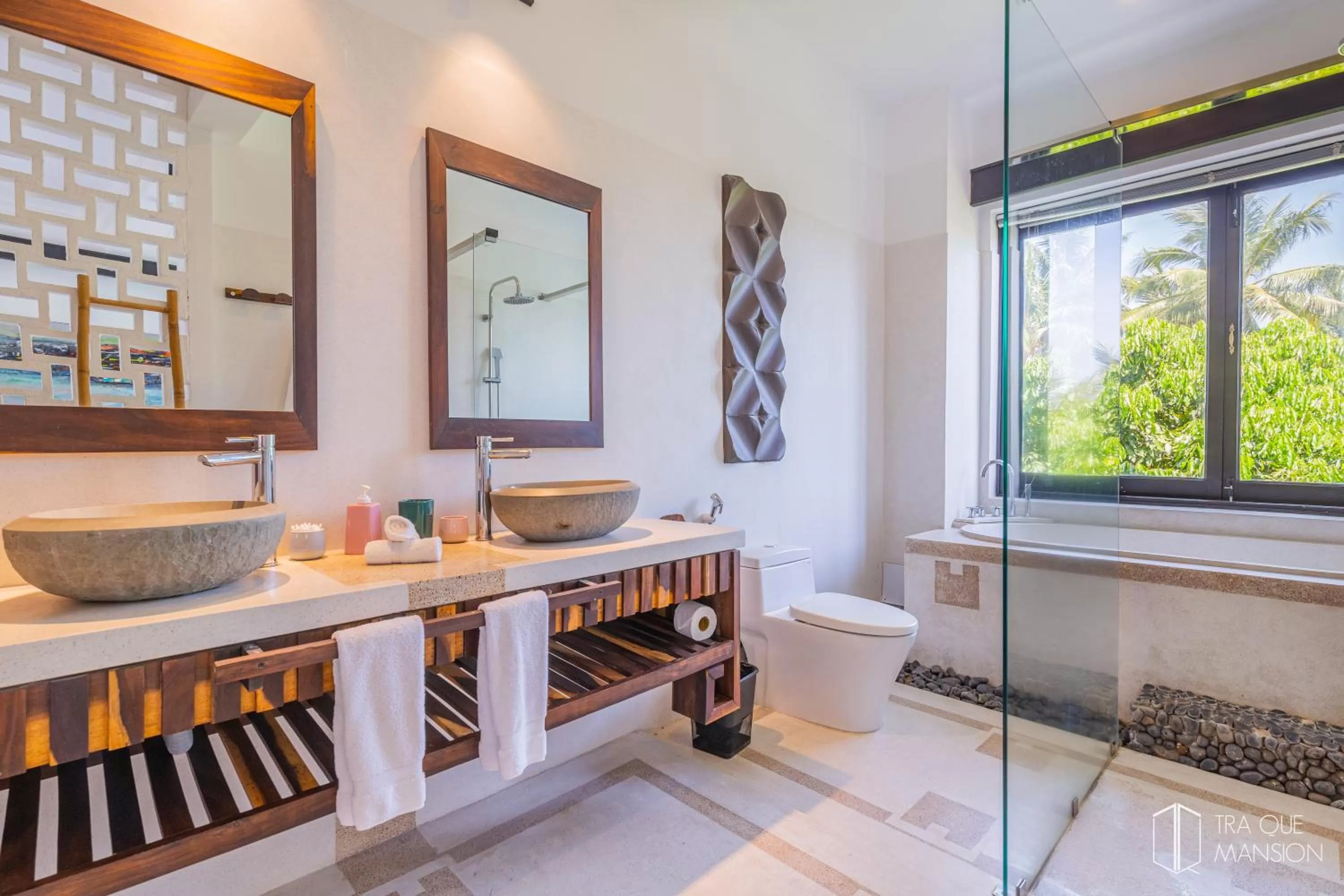 Bathroom in Tra Que Mansion