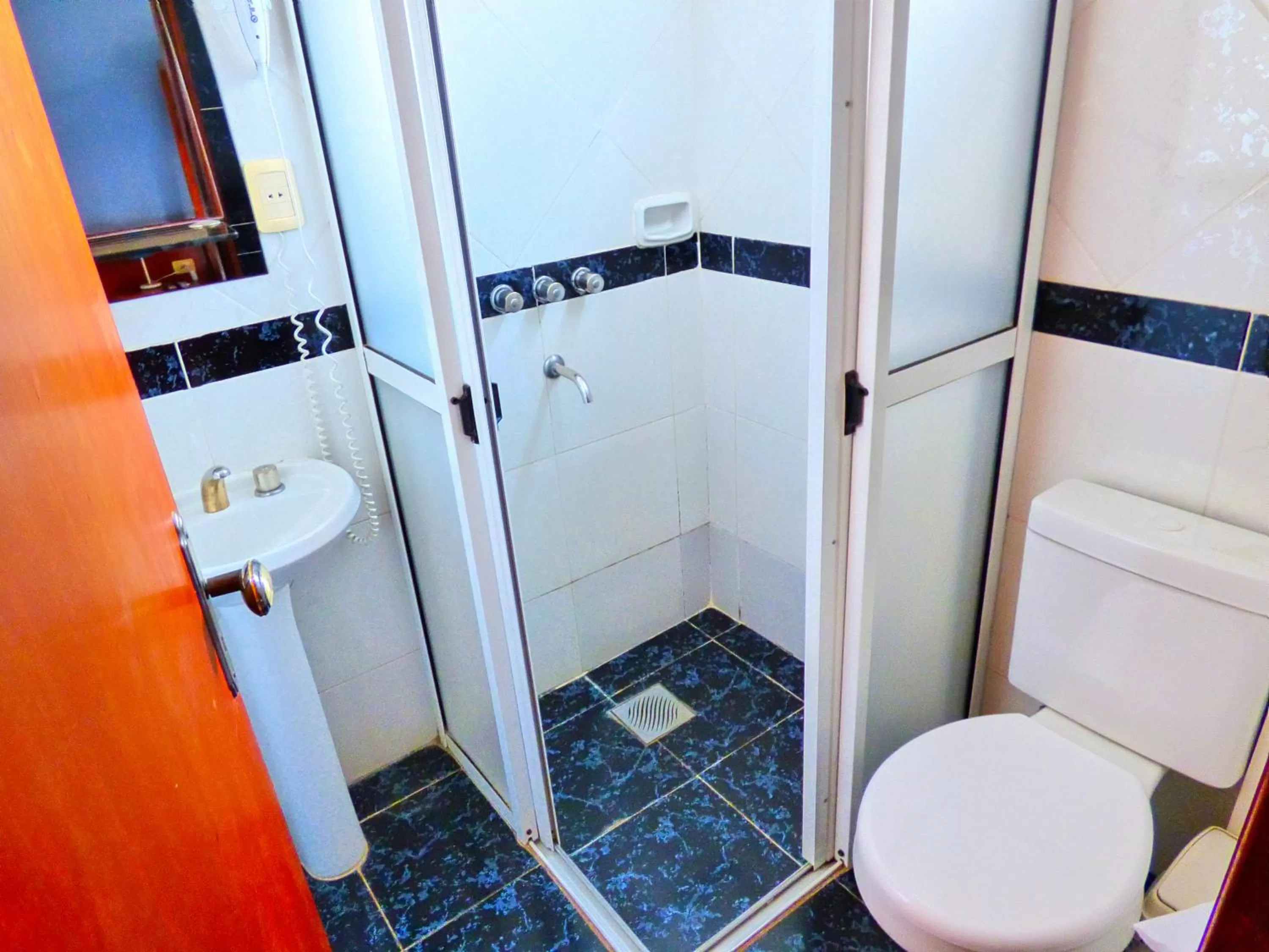 Shower in De La Costa Hotel