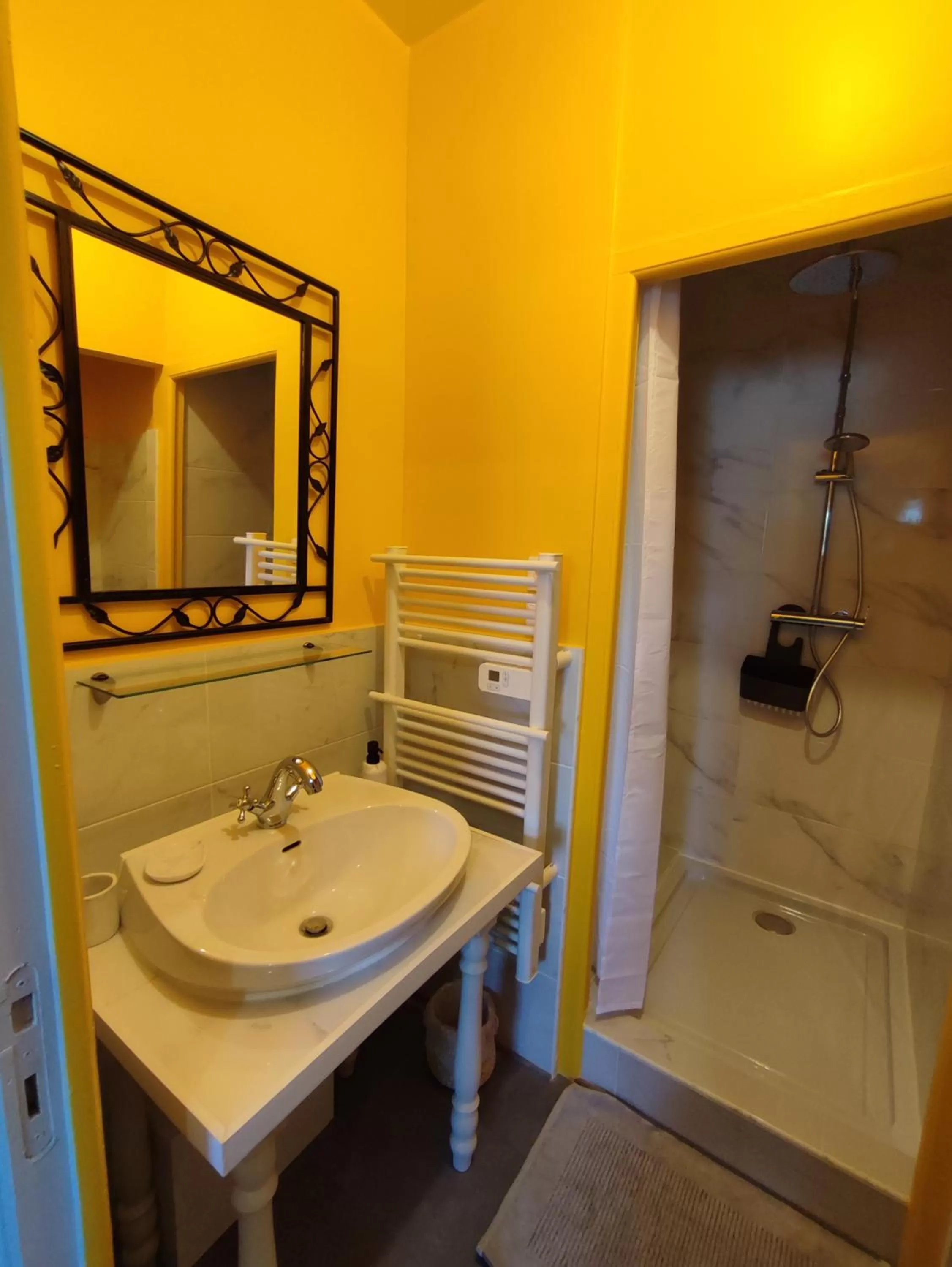 Bathroom in Château Saint-Martin