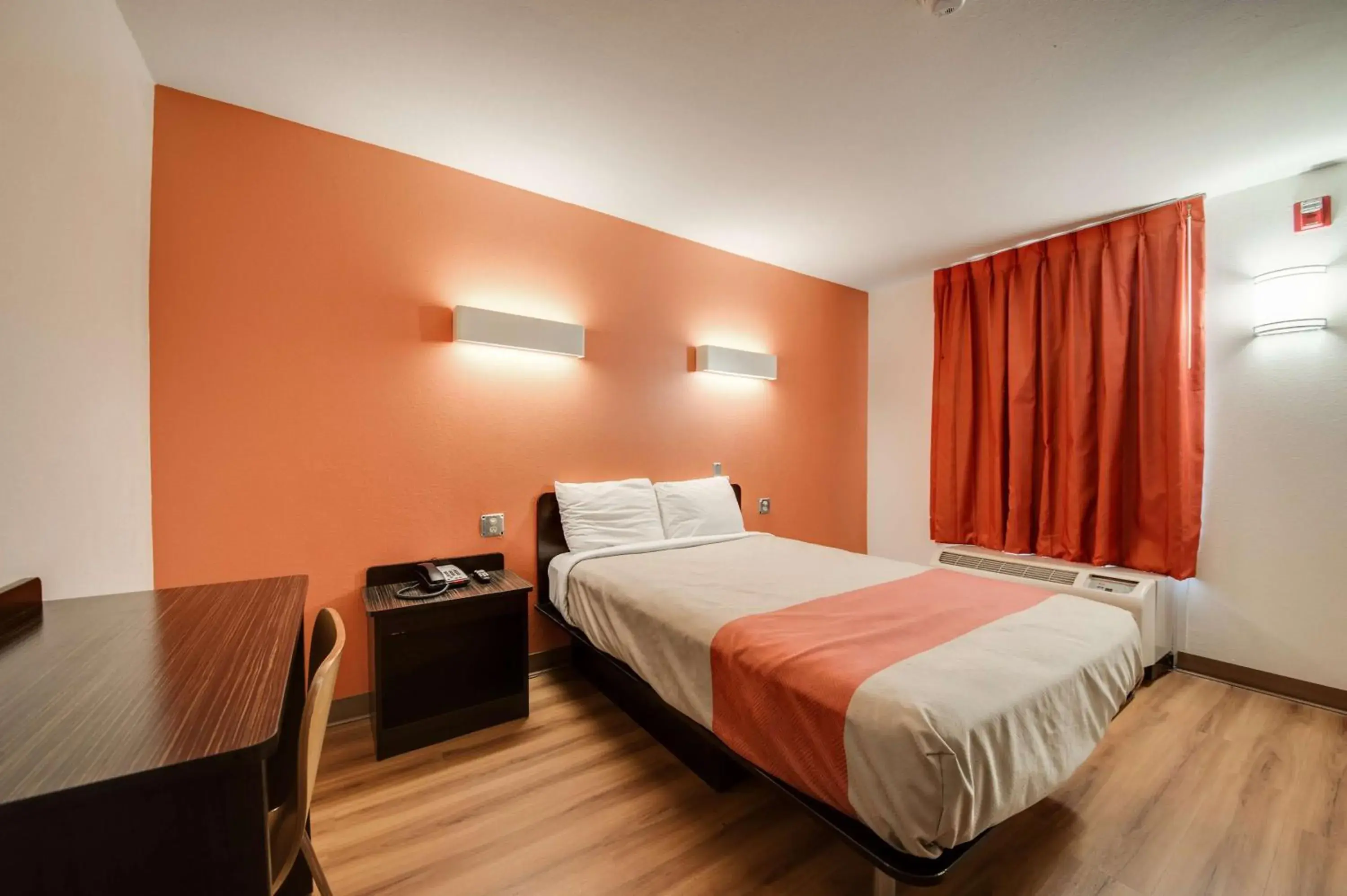 King Room - single occupancy - Disability Access - Non-Smoking in Motel 6-Jennings, LA King Room - single occupancy - Disability Access - Non-Smoking in Motel 6-Jennings, LA