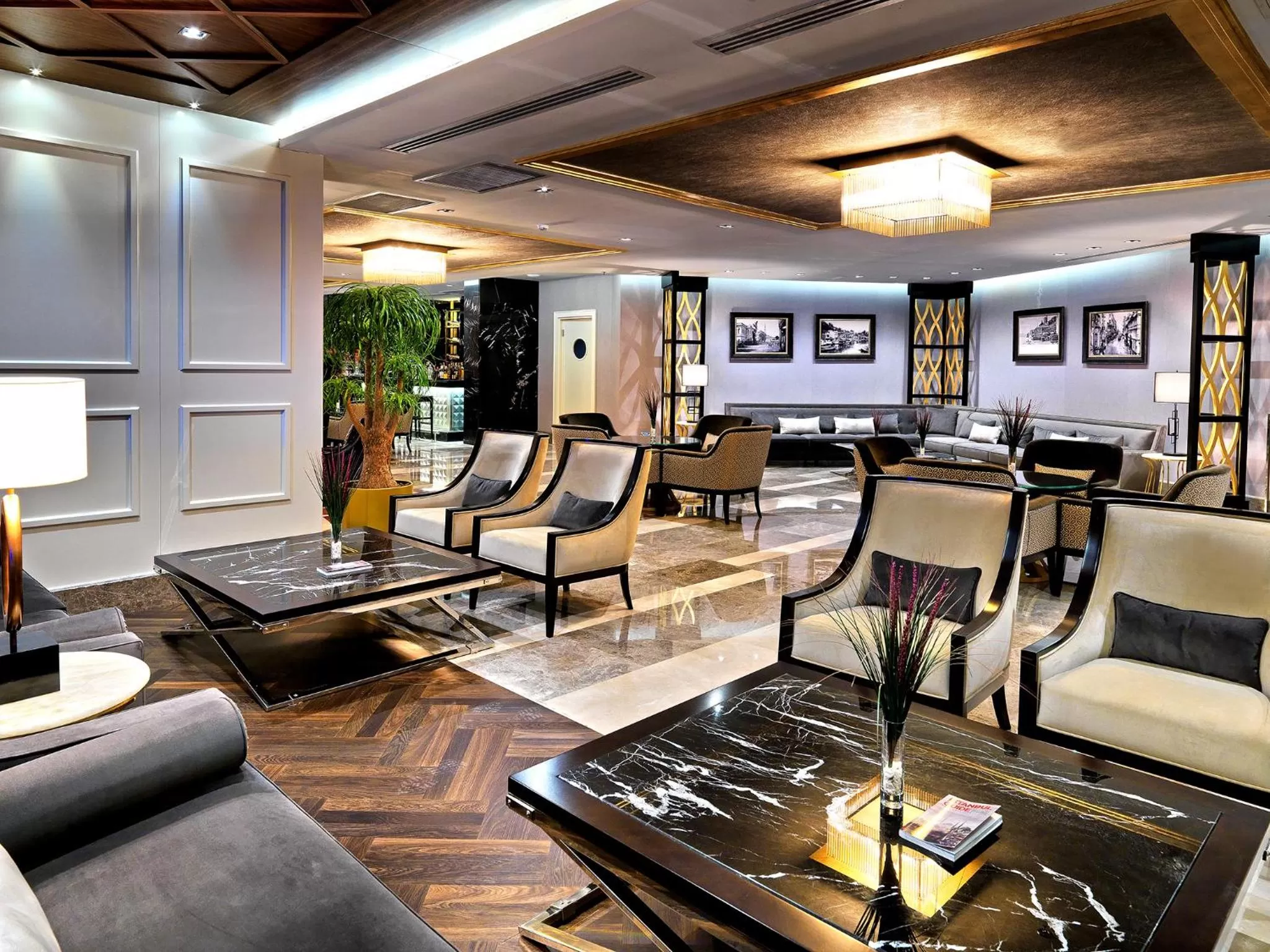 Lounge or bar in Mercure Istanbul Bomonti