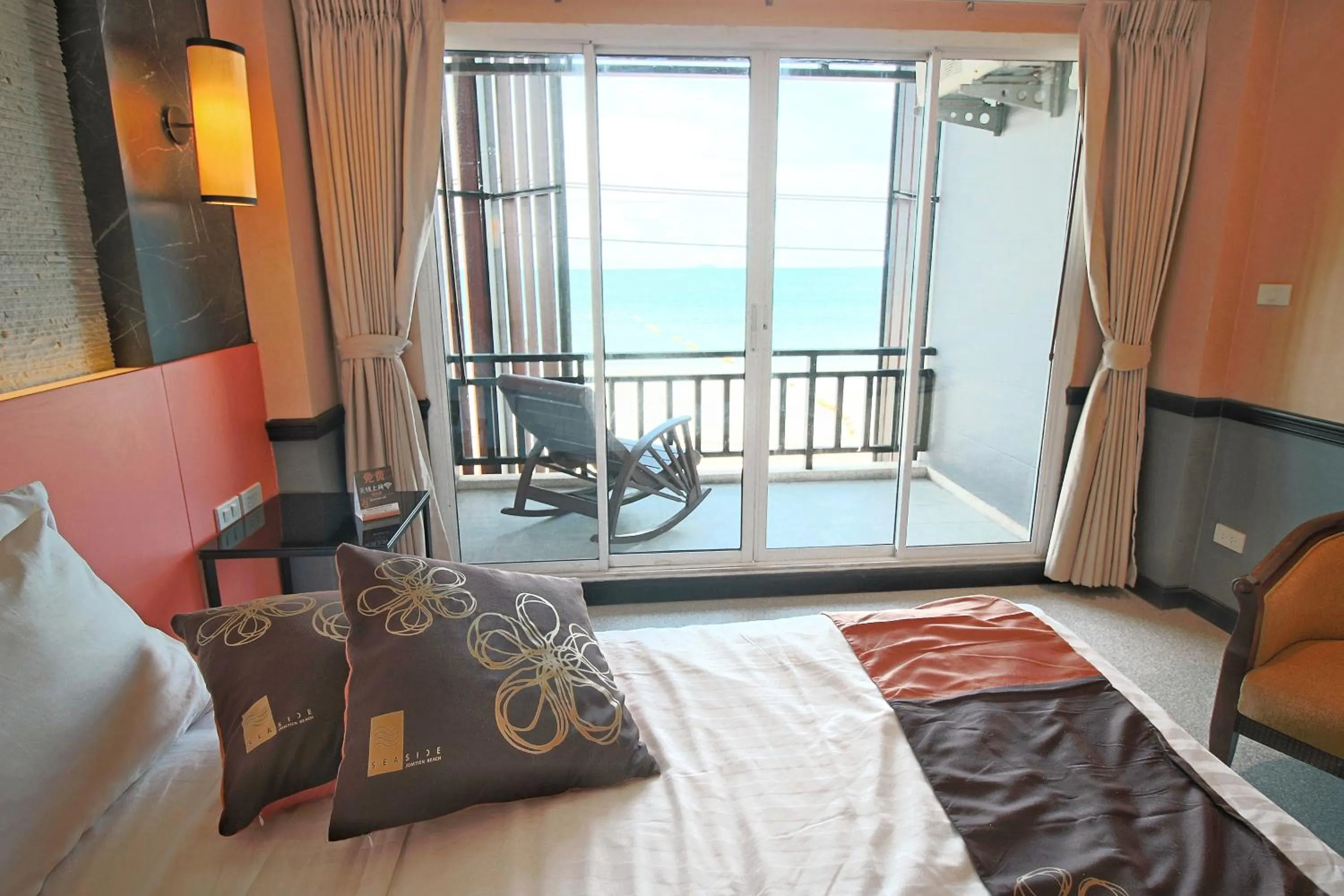 Bedroom, Bed in Seaside Jomtien Beach Pattaya