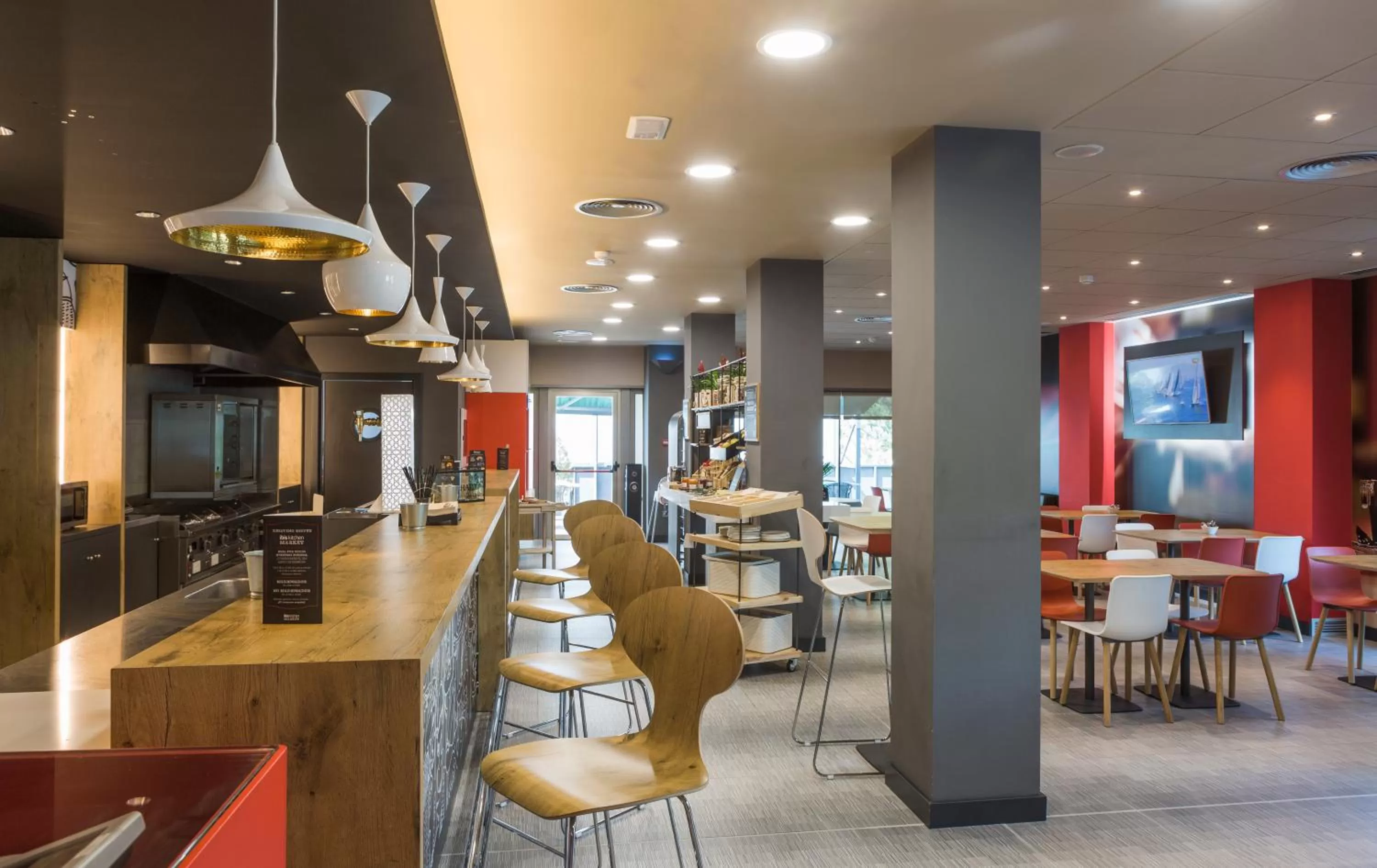 Restaurant/places to eat in Ibis Montmelo Granollers