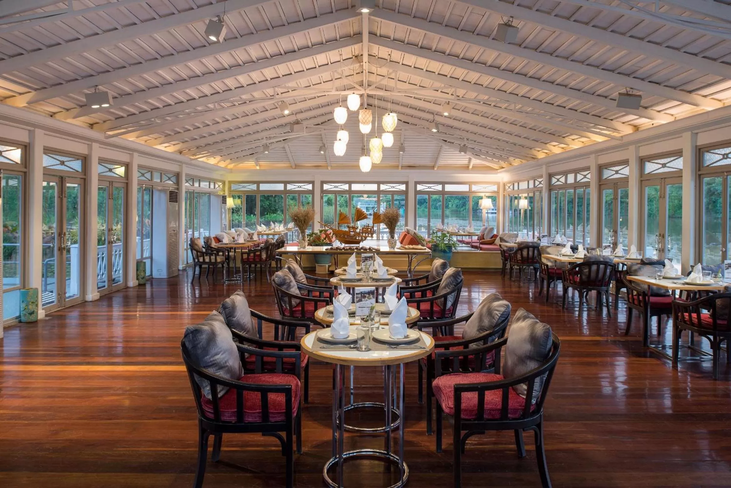 Restaurant/places to eat in Dheva Mantra Resort