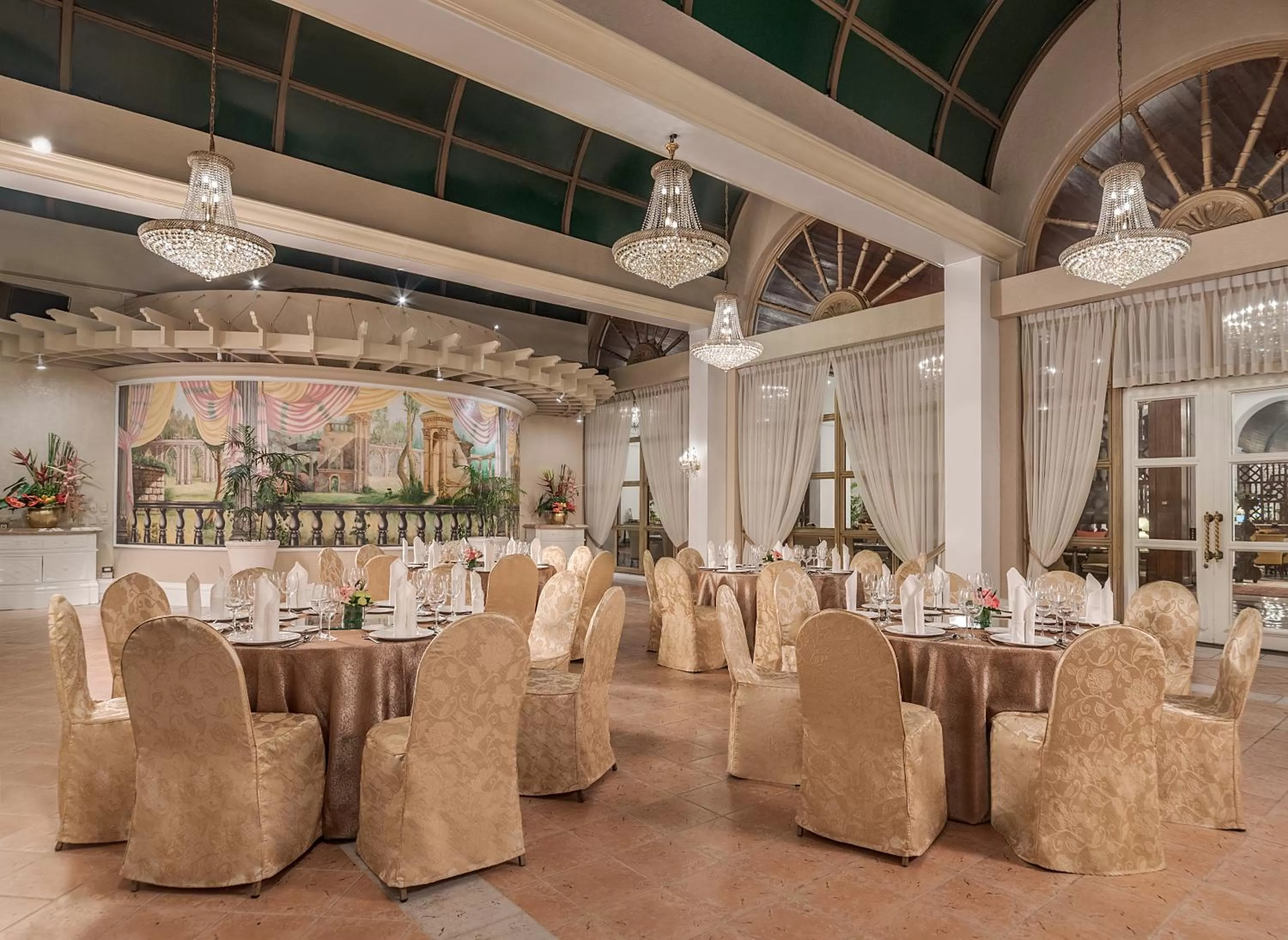 Banquet/Function facilities in The Manila Hotel